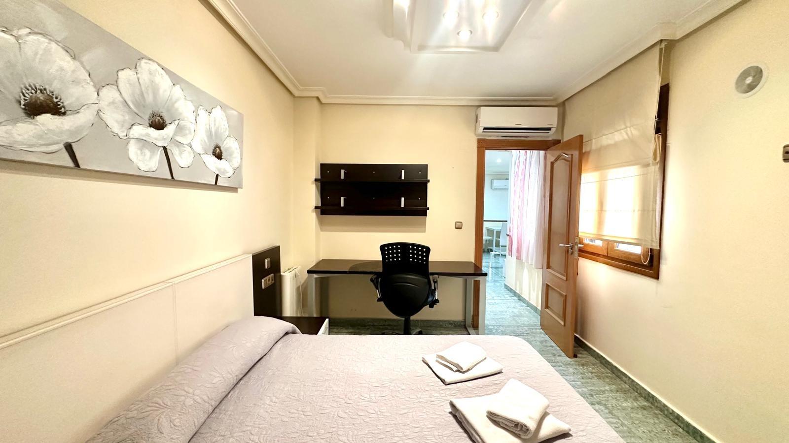 For sale - 4 Bedroom 2 Bathroom Penthouse in Torrevieja - Torrevieja  - Alicante