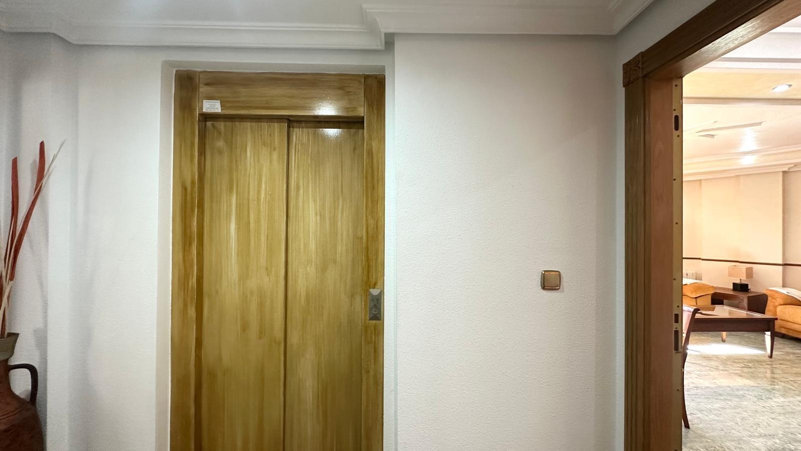 For sale - 4 Bedroom 2 Bathroom Penthouse in Torrevieja - Torrevieja  - Alicante