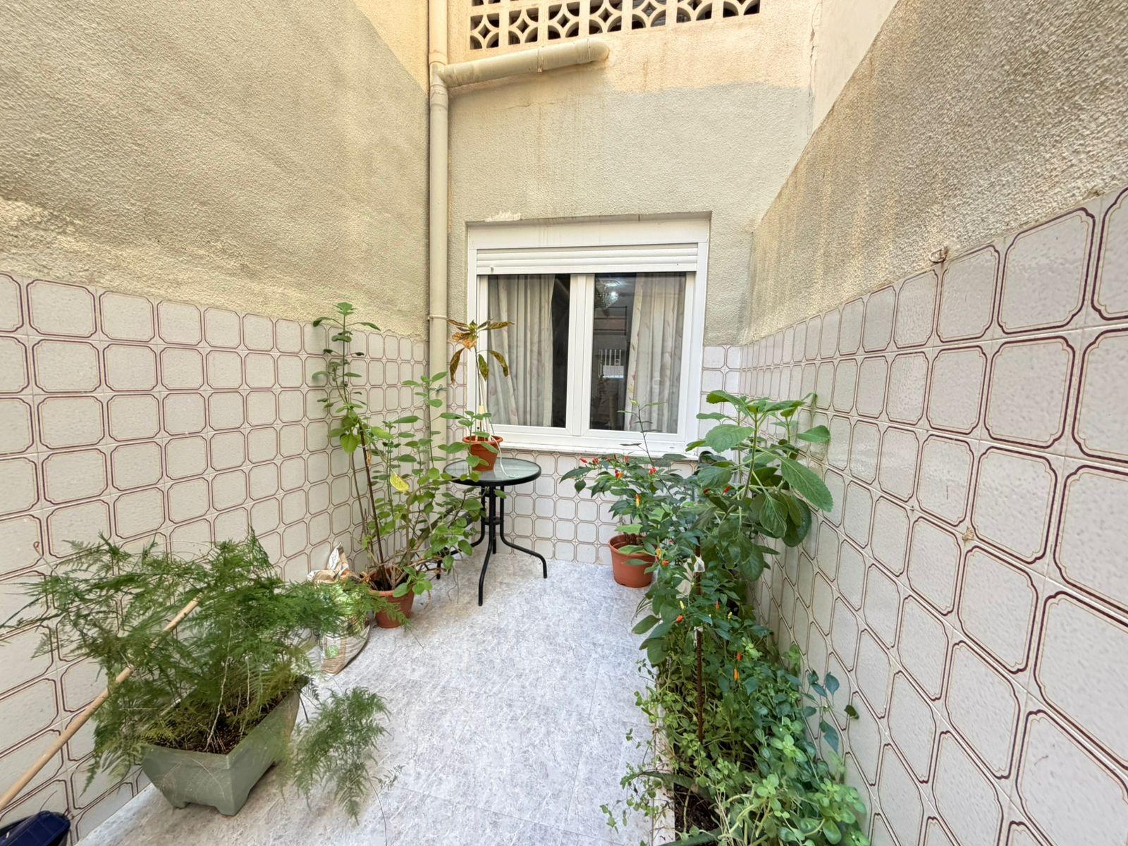 For sale - 3 Bedroom 1 Bathroom Apartment in Torrevieja - Playa Del Cura  - Alicante
