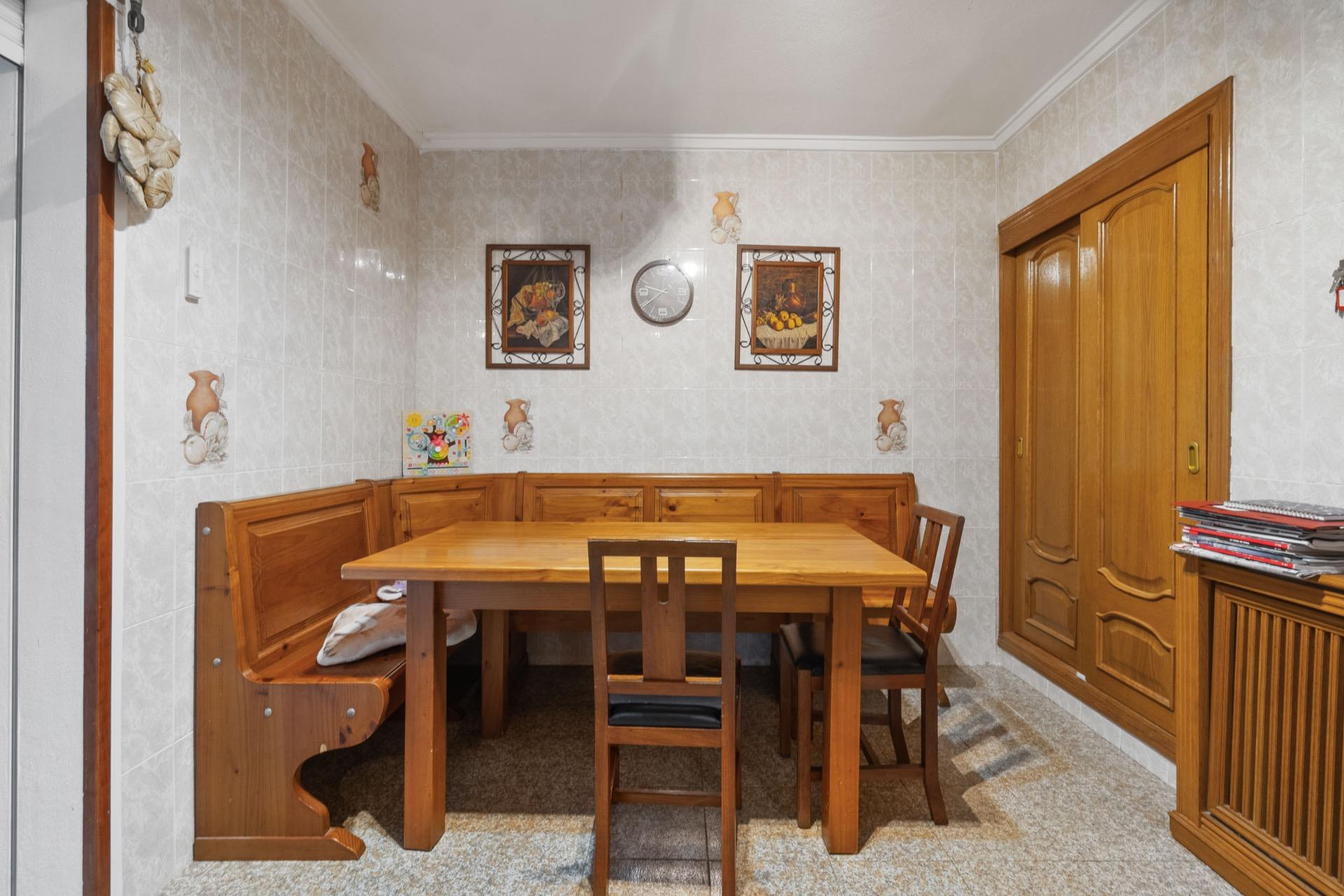 For sale - 4 Bedroom 3 Bathroom Villa in Torrevieja - Los Balcones  - Alicante