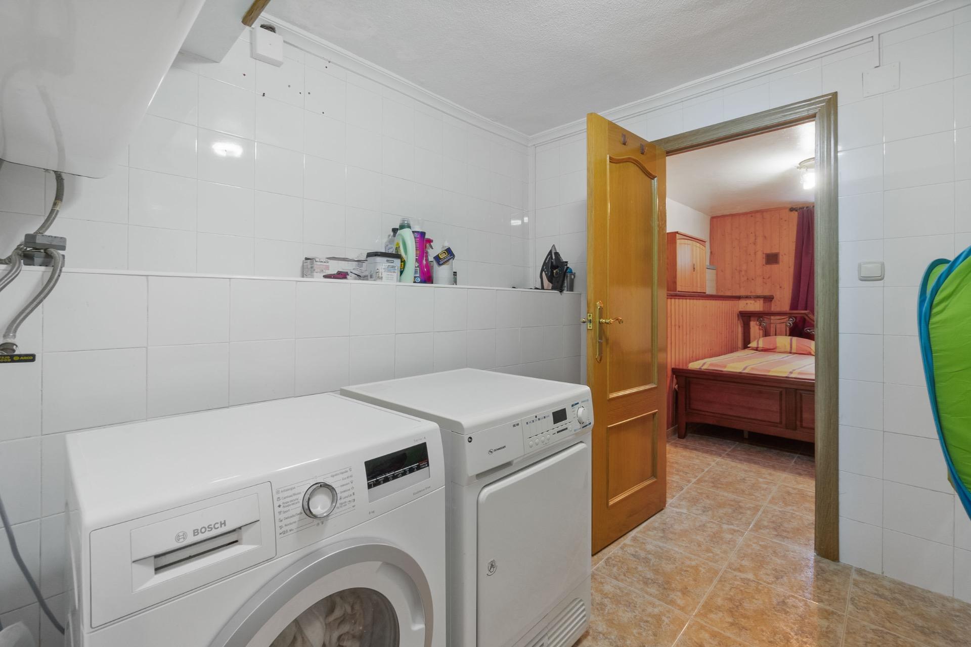 For sale - 4 Bedroom 3 Bathroom Villa in Torrevieja - Los Balcones  - Alicante