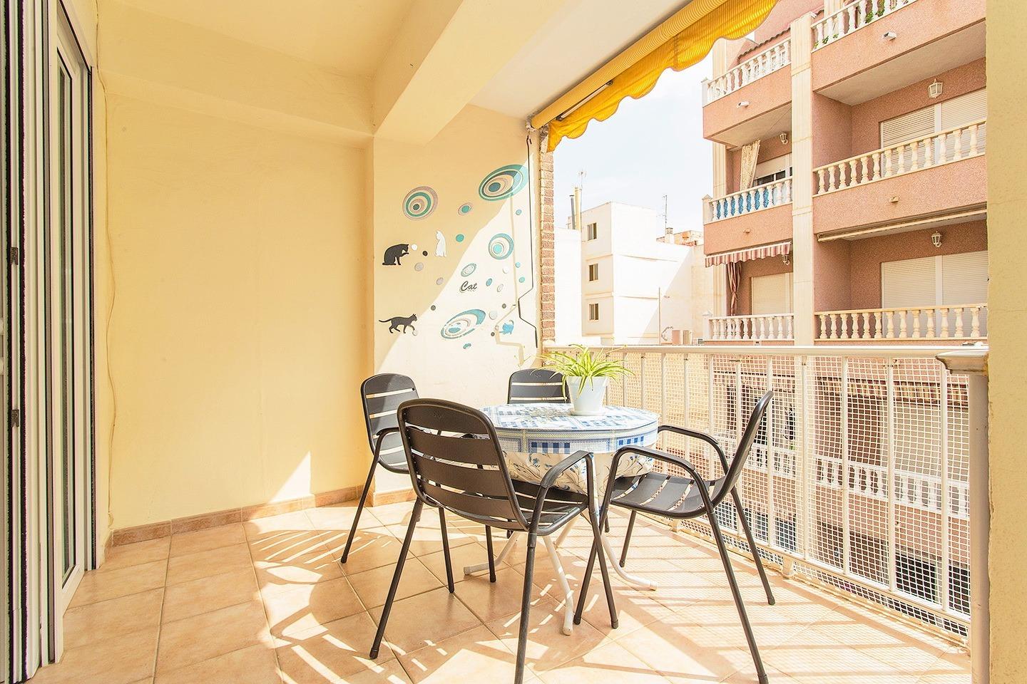 For sale - 3 Bedroom 2 Bathroom Apartment in Torrevieja - Playa Del Cura  - Alicante