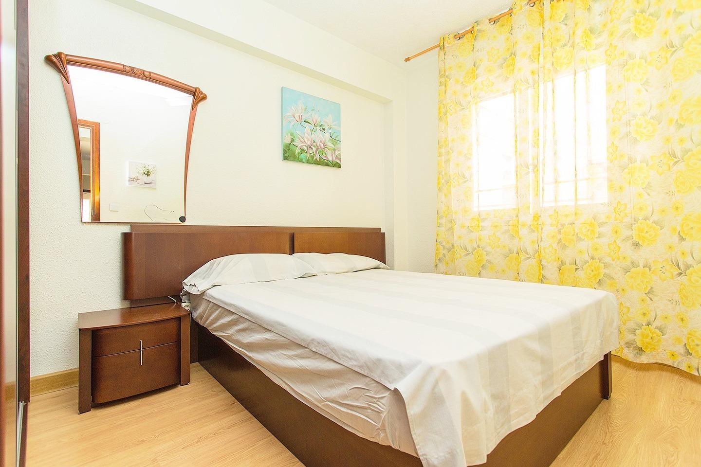 For sale - 3 Bedroom 2 Bathroom Apartment in Torrevieja - Playa Del Cura  - Alicante
