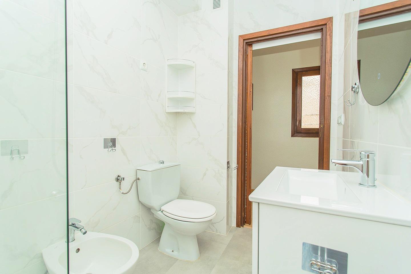 For sale - 3 Bedroom 2 Bathroom Apartment in Torrevieja - Playa Del Cura  - Alicante