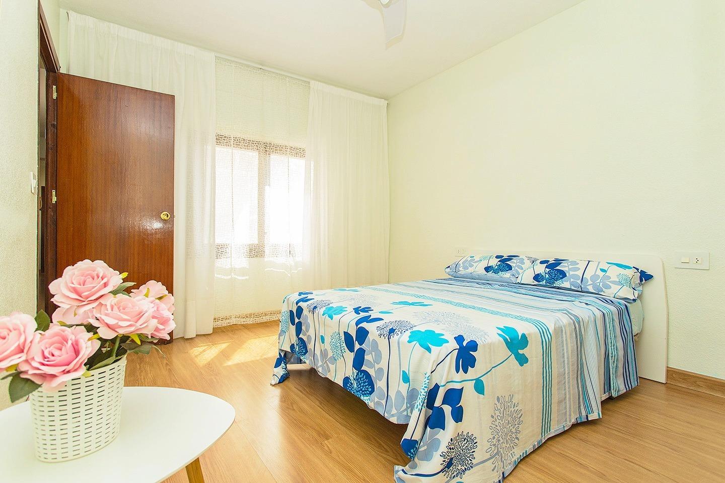 For sale - 3 Bedroom 2 Bathroom Apartment in Torrevieja - Playa Del Cura  - Alicante