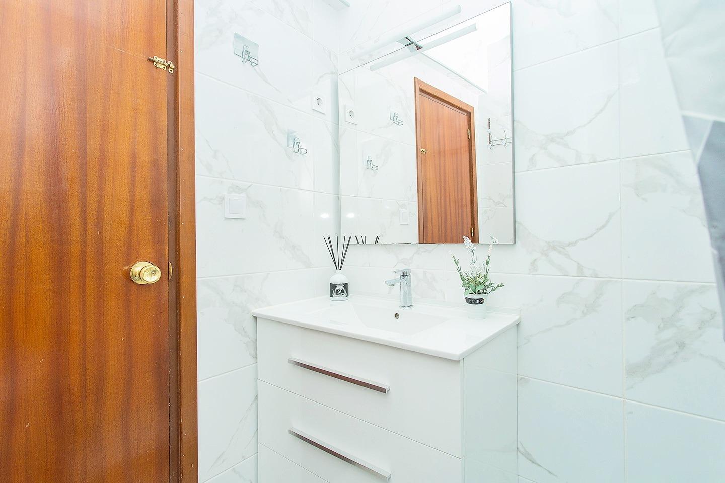 For sale - 3 Bedroom 2 Bathroom Apartment in Torrevieja - Playa Del Cura  - Alicante