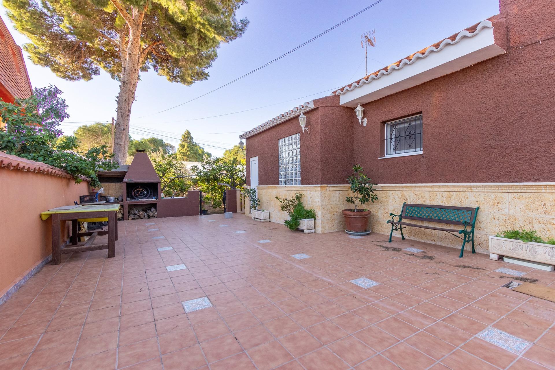 For sale - 4 Bedroom 3 Bathroom Villa in Torrevieja - Los Balcones  - Alicante