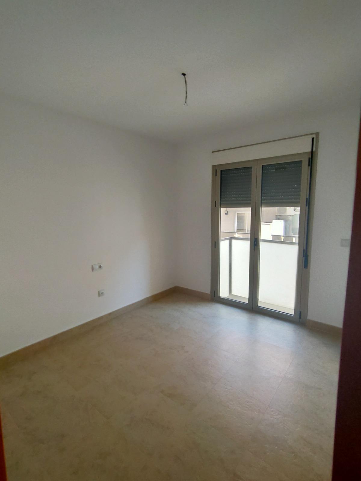 For sale - 3 Bedroom 2 Bathroom Apartment in Torrevieja - Estacion De Autobuses  - Alicante