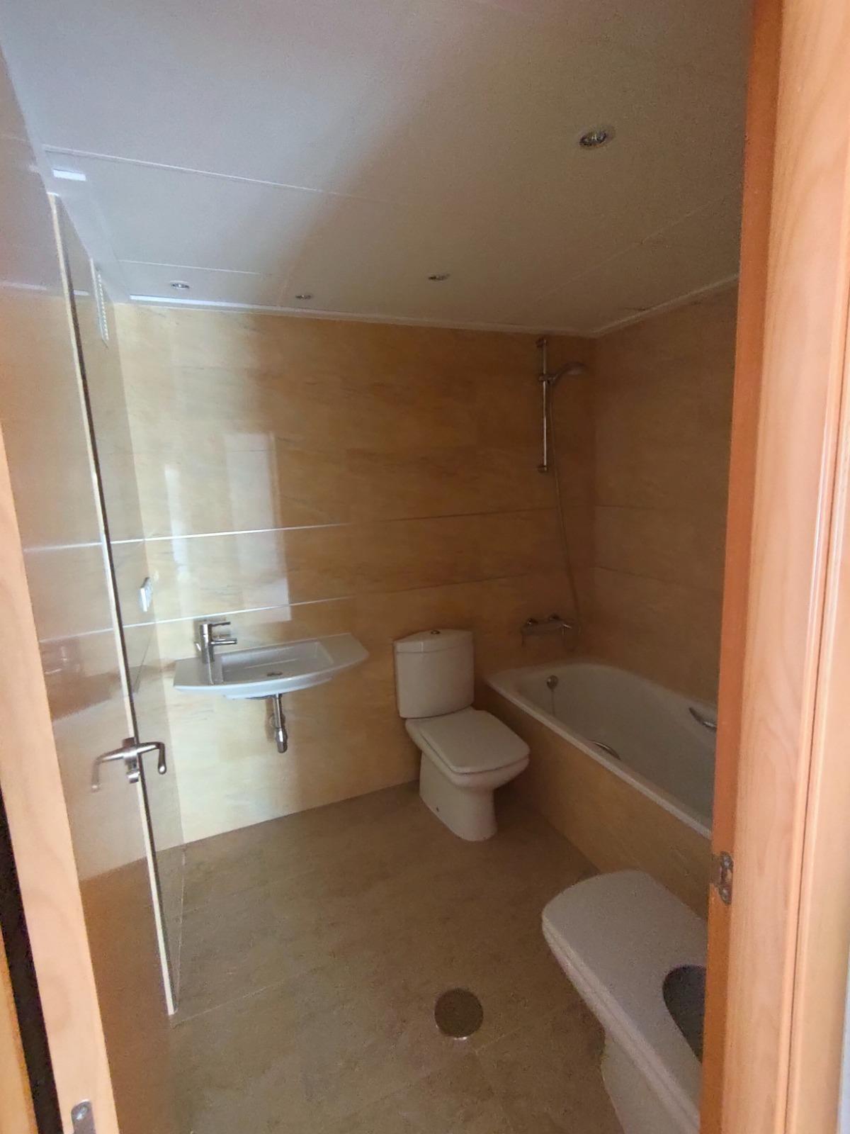 For sale - 3 Bedroom 2 Bathroom Apartment in Torrevieja - Estacion De Autobuses  - Alicante