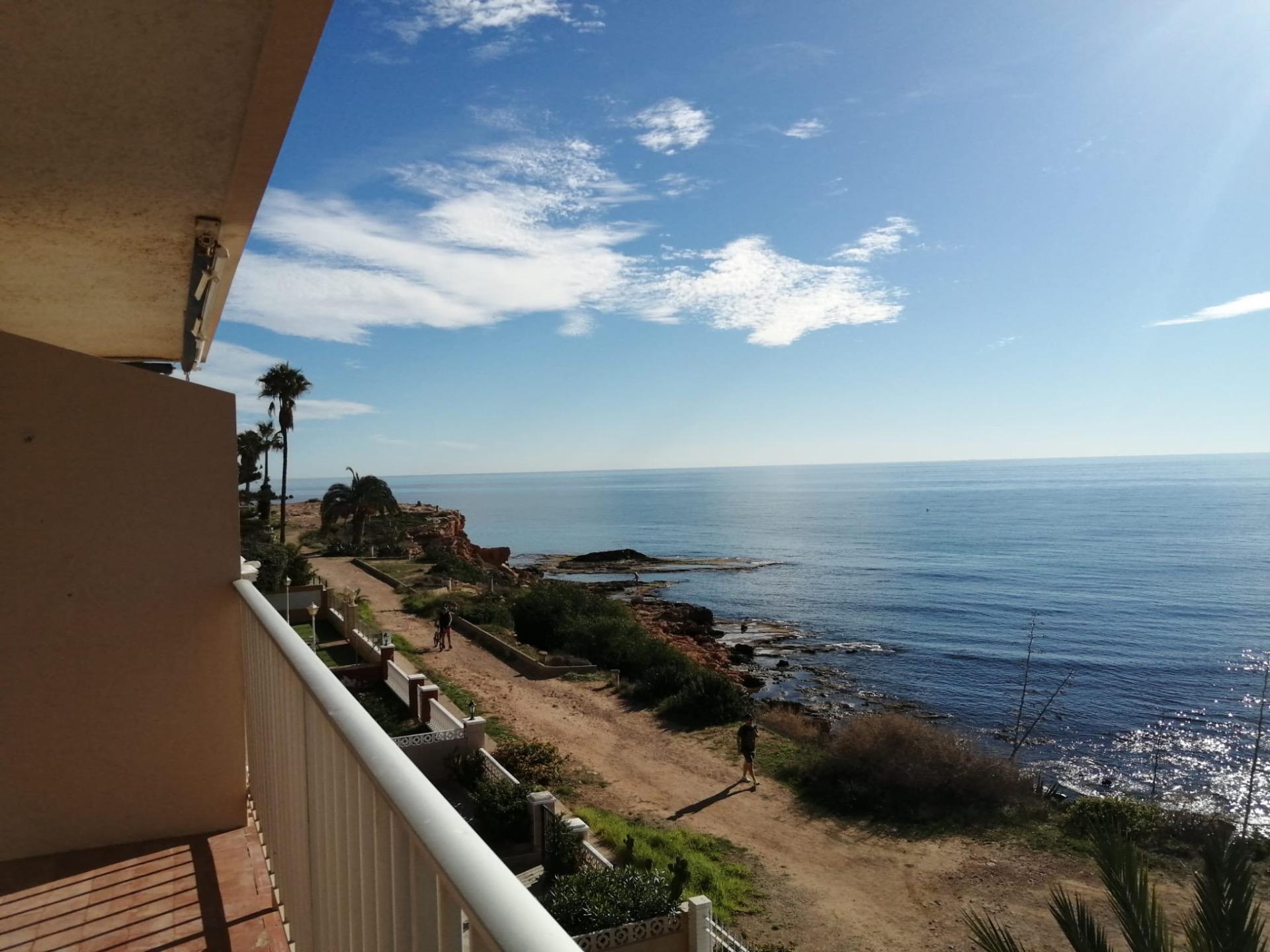 For sale - 3 Bedroom 1 Bathroom Apartment in Torrevieja - Los Frutales  - Alicante