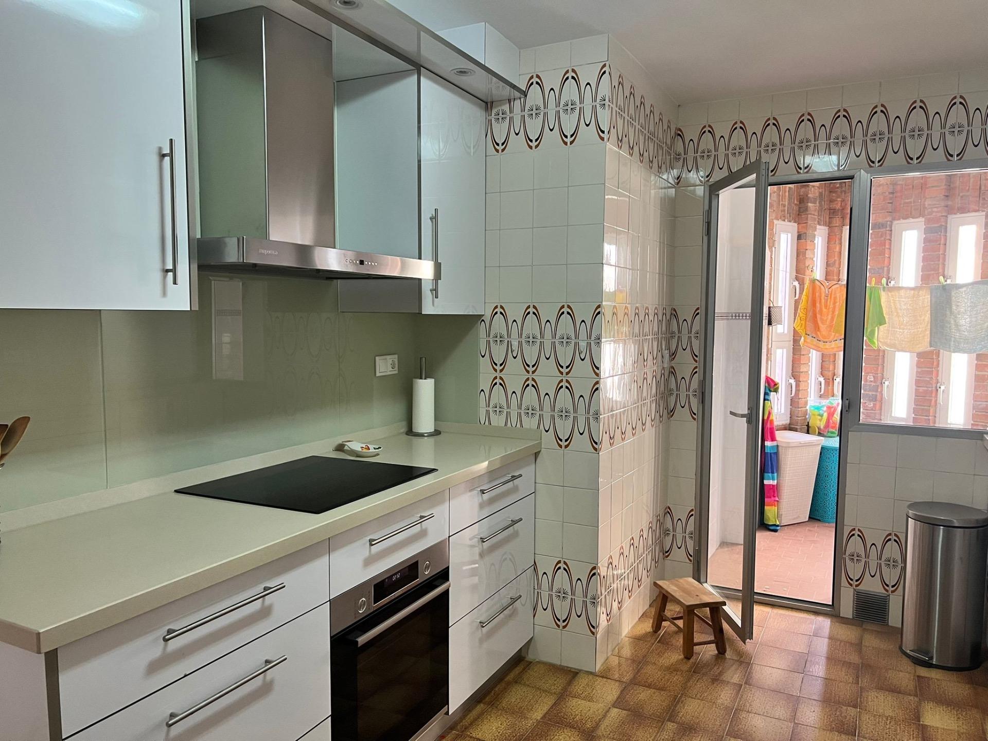 For sale - 3 Bedroom 1 Bathroom Apartment in Torrevieja - Playa Del Cura  - Alicante