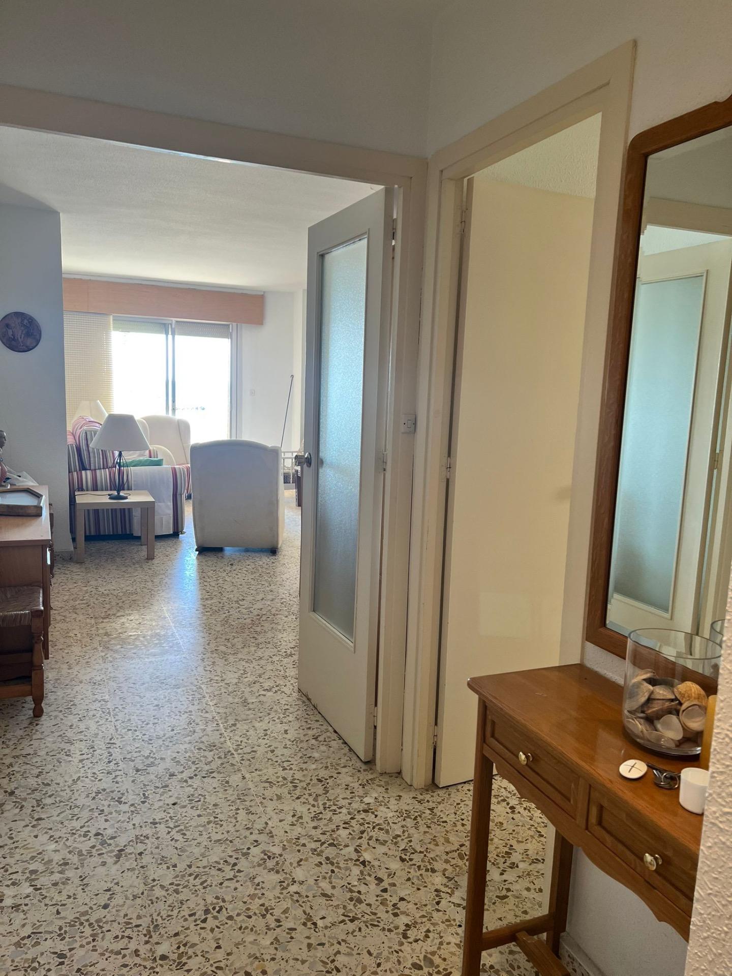 For sale - 3 Bedroom 1 Bathroom Apartment in Torrevieja - Playa Del Cura  - Alicante