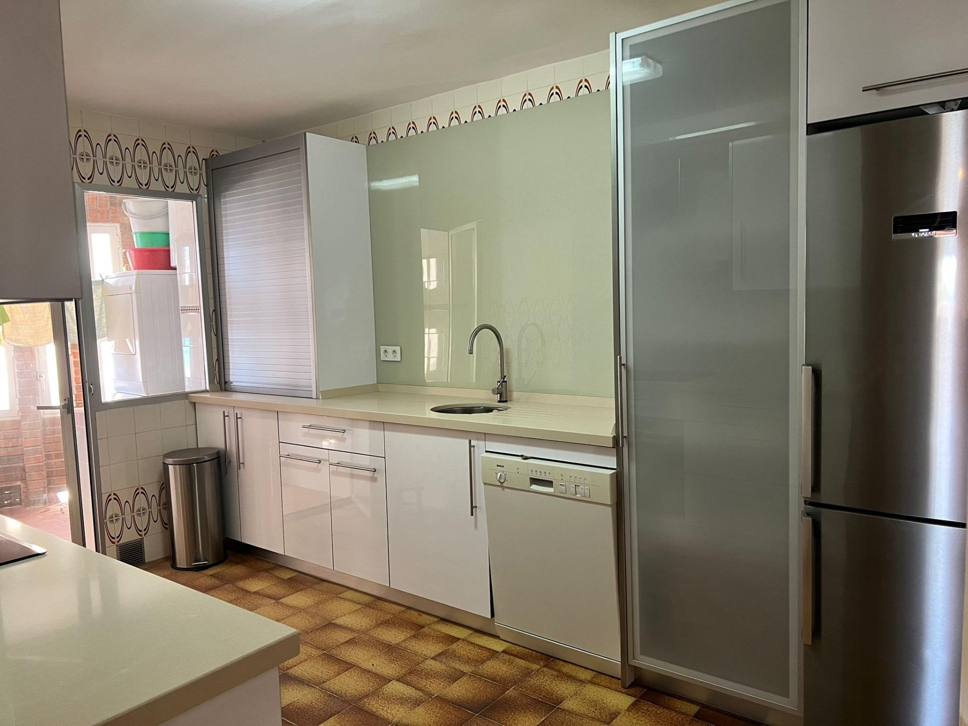 For sale - 3 Bedroom 1 Bathroom Apartment in Torrevieja - Playa Del Cura  - Alicante