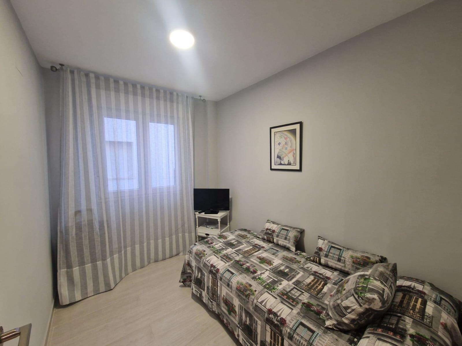 For sale - 3 Bedroom 1 Bathroom Apartment in Torrevieja - Playa Del Cura  - Alicante