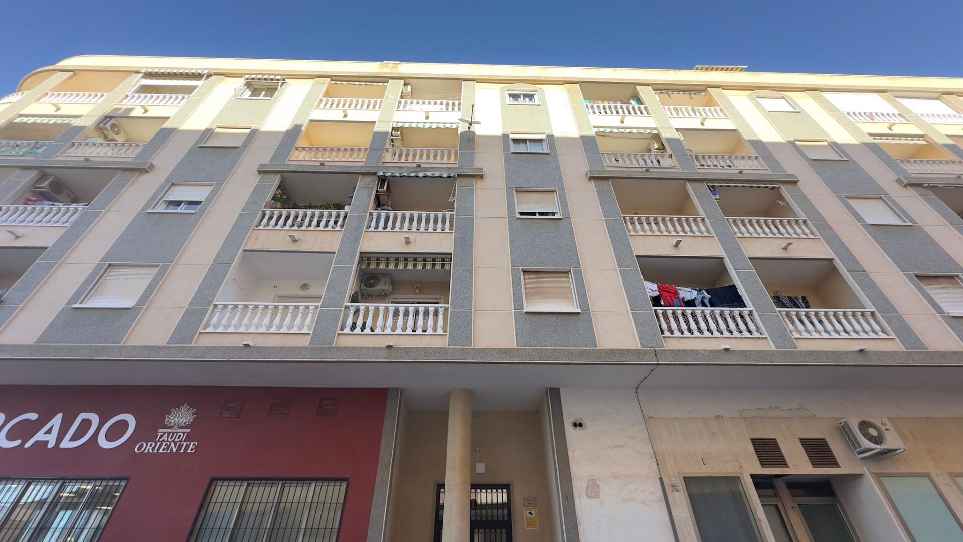For sale - 2 Bedroom 1 Bathroom Penthouse in Torrevieja - PARQUE DE LAS NACIONES  - Alicante
