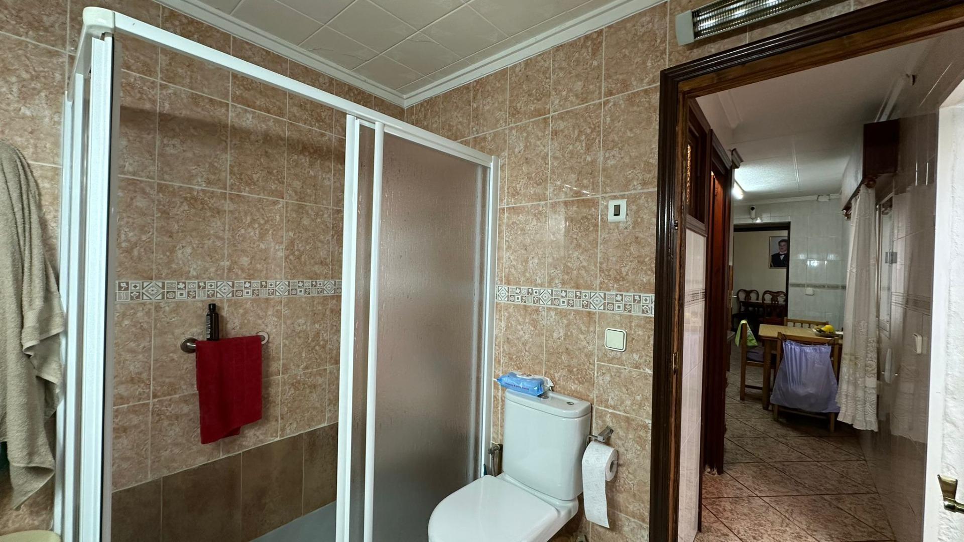 For sale - 4 Bedroom 1 Bathroom Apartment in Torrevieja - Estacion De Autobuses  - Alicante