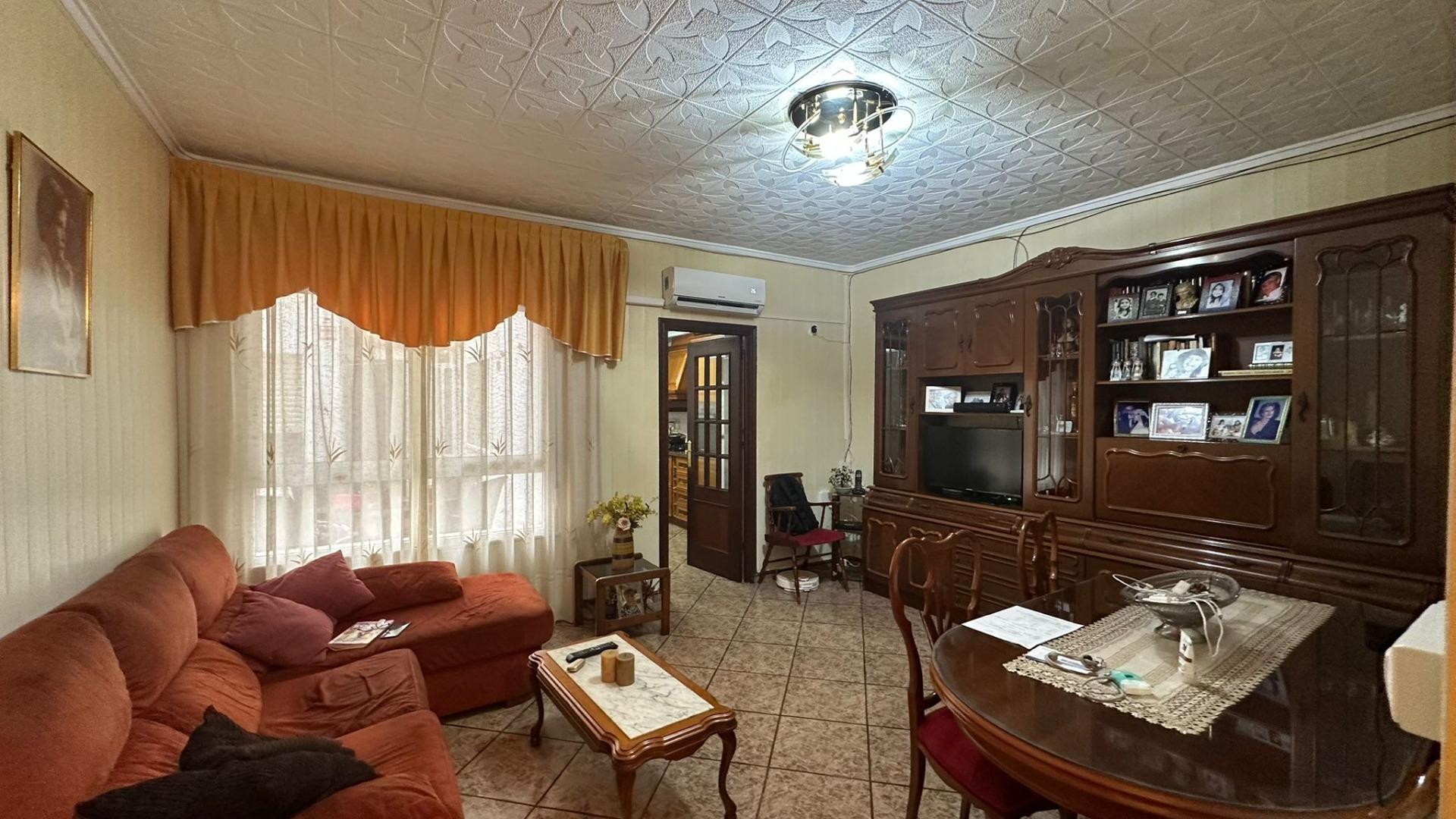 For sale - 4 Bedroom 1 Bathroom Apartment in Torrevieja - Estacion De Autobuses  - Alicante