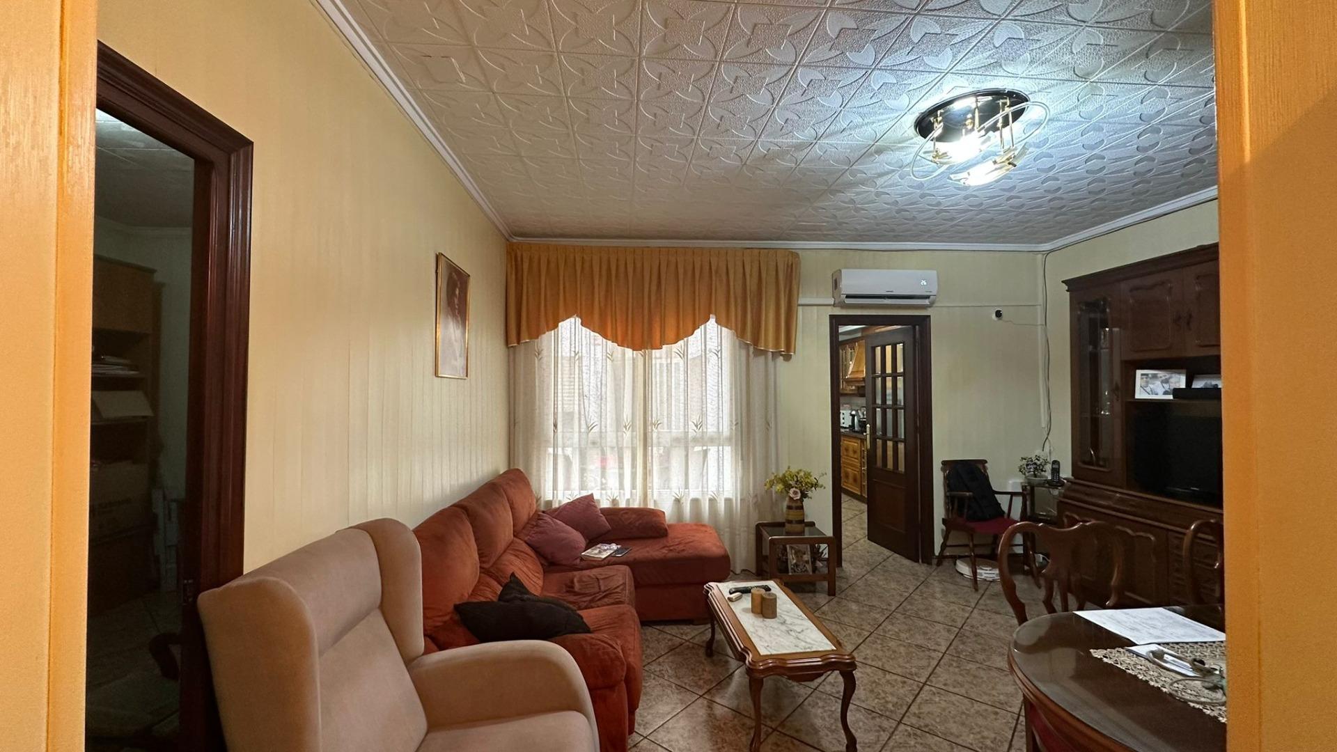 For sale - 4 Bedroom 1 Bathroom Apartment in Torrevieja - Estacion De Autobuses  - Alicante