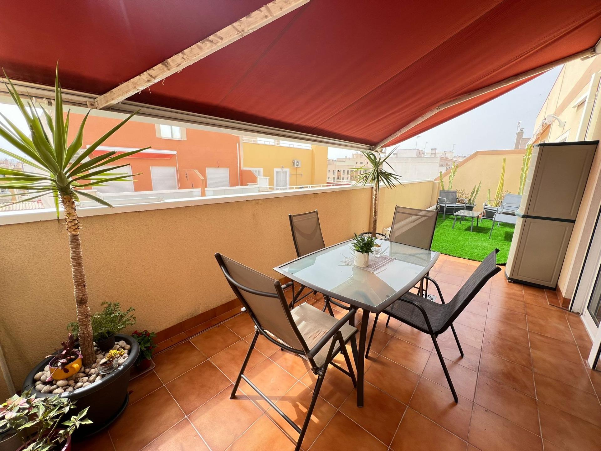 For sale - 2 Bedroom 1 Bathroom Penthouse in Torrevieja - Centro  - Alicante