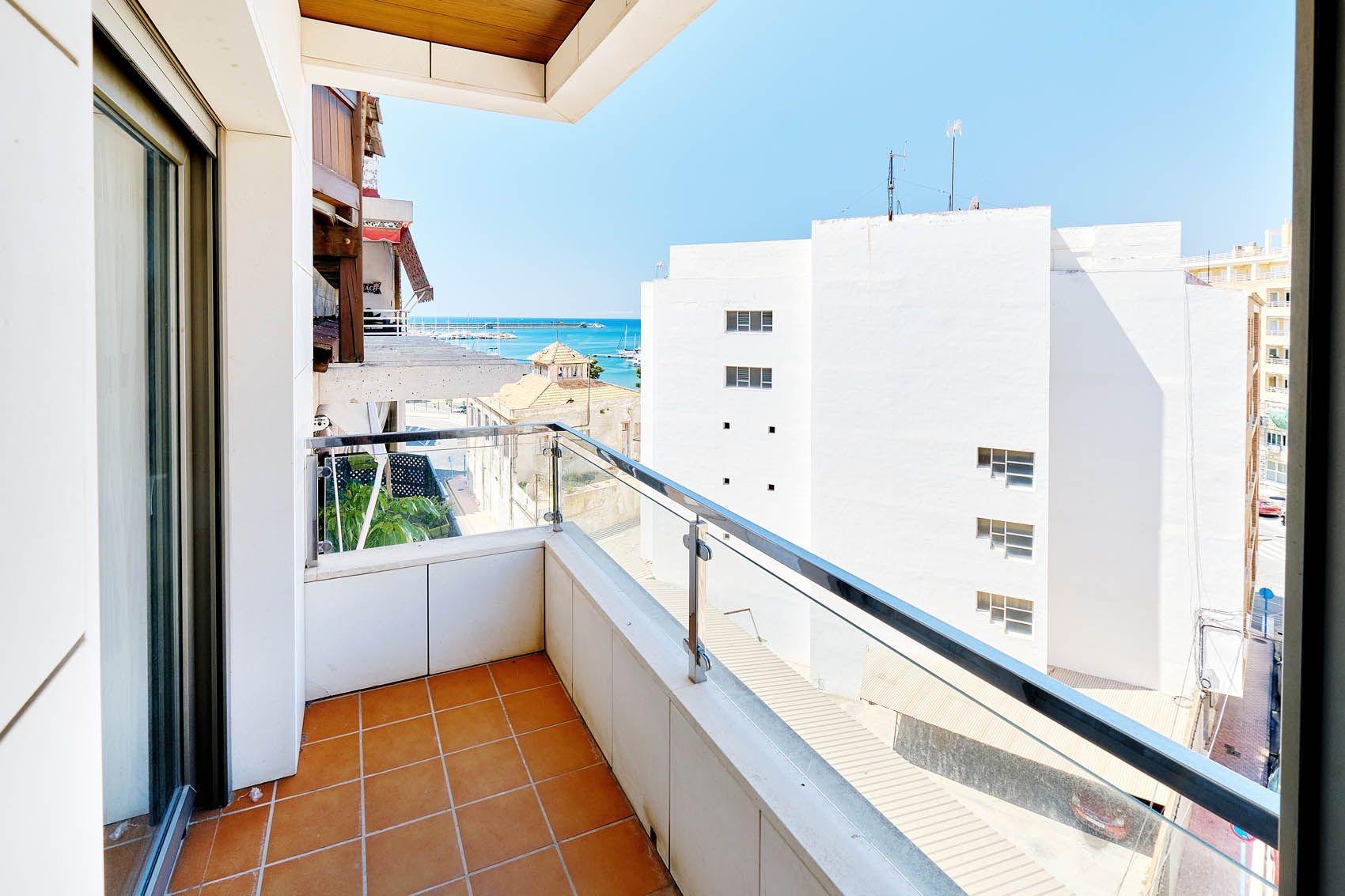 For sale - 3 Bedroom 3 Bathroom Penthouse in Torrevieja - Torrevieja  - Alicante
