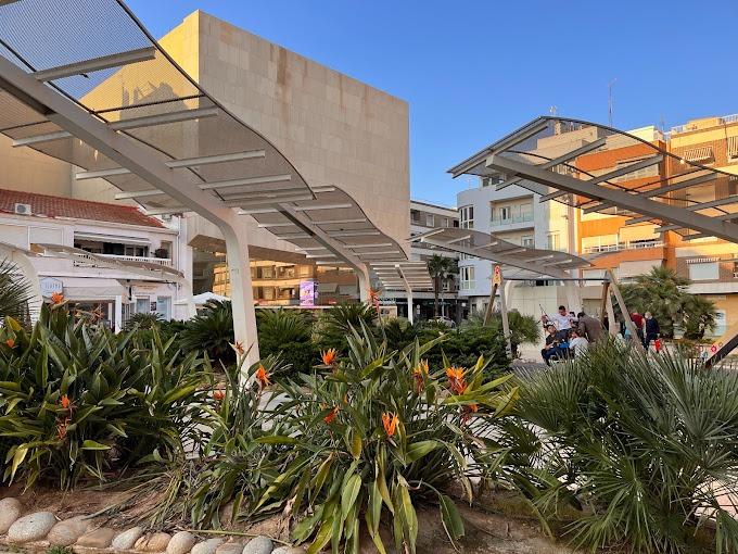 For sale - 3 Bedroom 2 Bathroom Apartment in Torrevieja - Centro  - Alicante