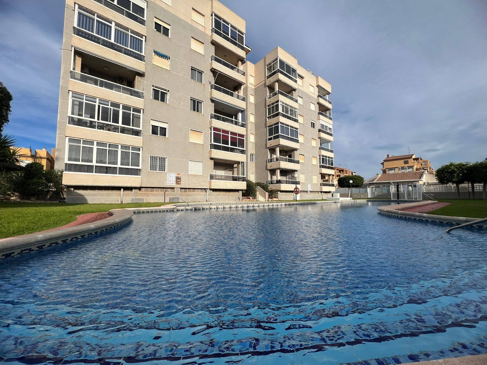 For sale - 2 Bedroom 1 Bathroom Apartment in Torrevieja - aguas nuevas  - Alicante