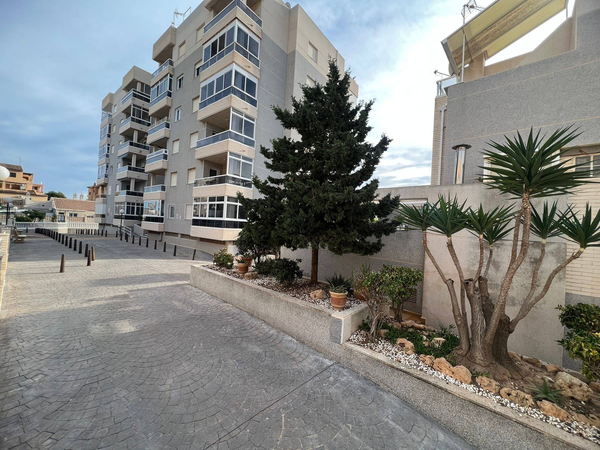 For sale - 2 Bedroom 1 Bathroom Apartment in Torrevieja - aguas nuevas  - Alicante