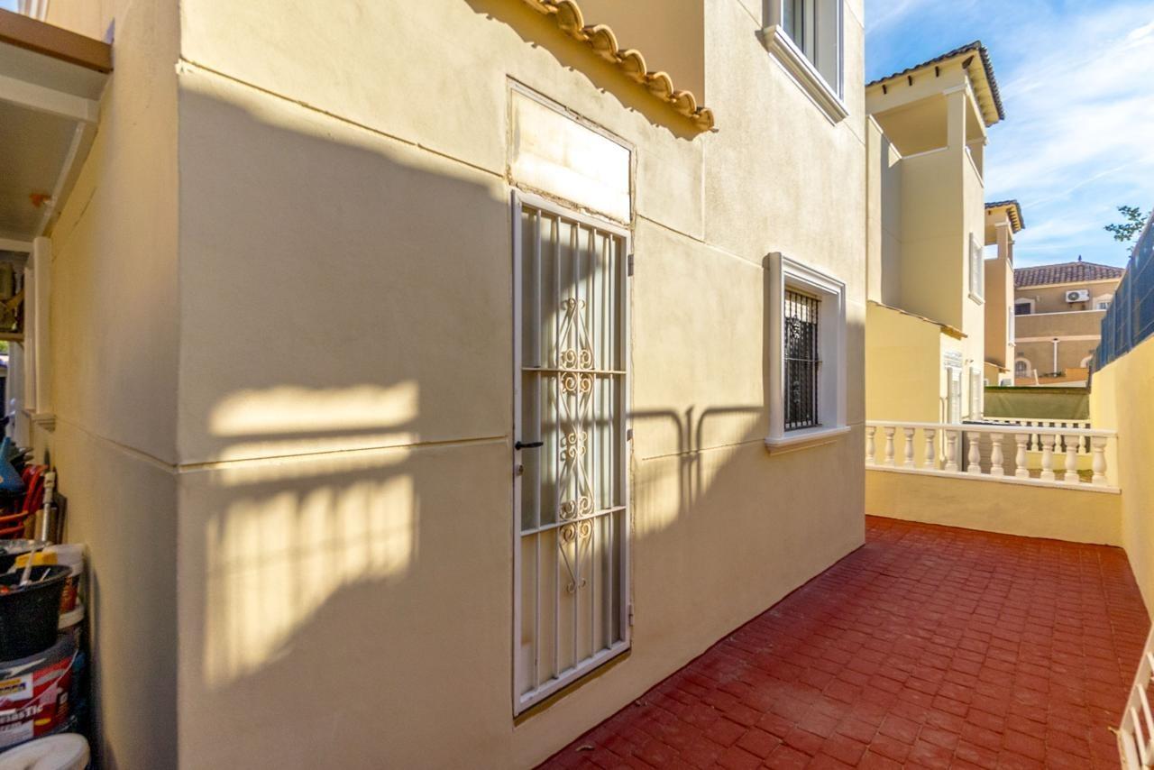 For sale - 3 Bedroom 2 Bathroom Town House in San Miguel de Salinas - El Galán  - Alicante