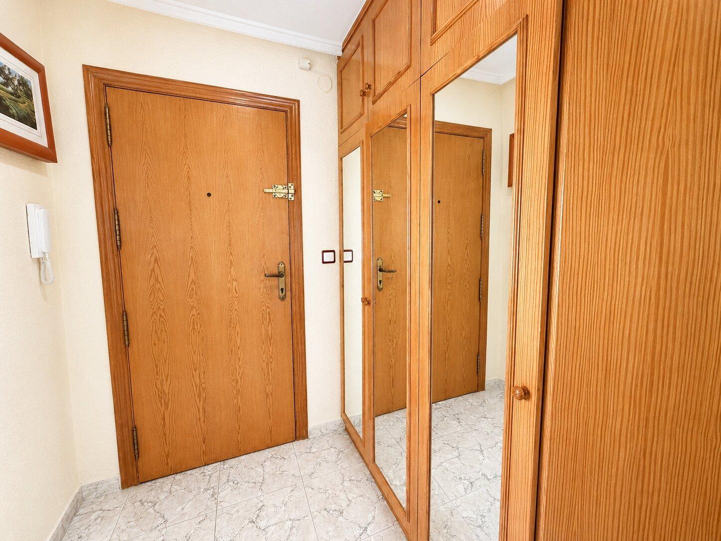 For sale - 2 Bedroom 1 Bathroom Apartment in Torrevieja - Habaneras  - Alicante