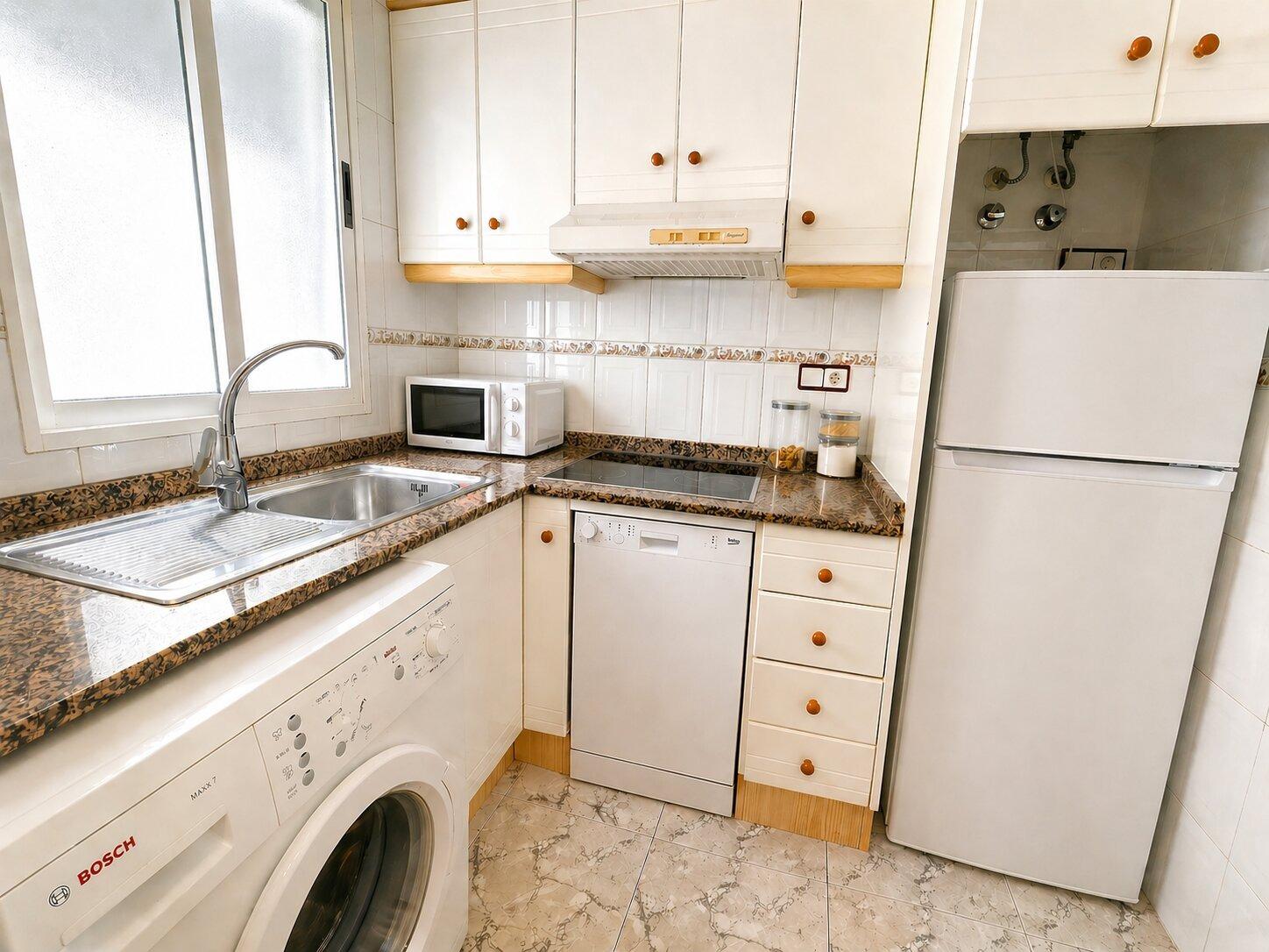 For sale - 2 Bedroom 1 Bathroom Apartment in Torrevieja - Habaneras  - Alicante