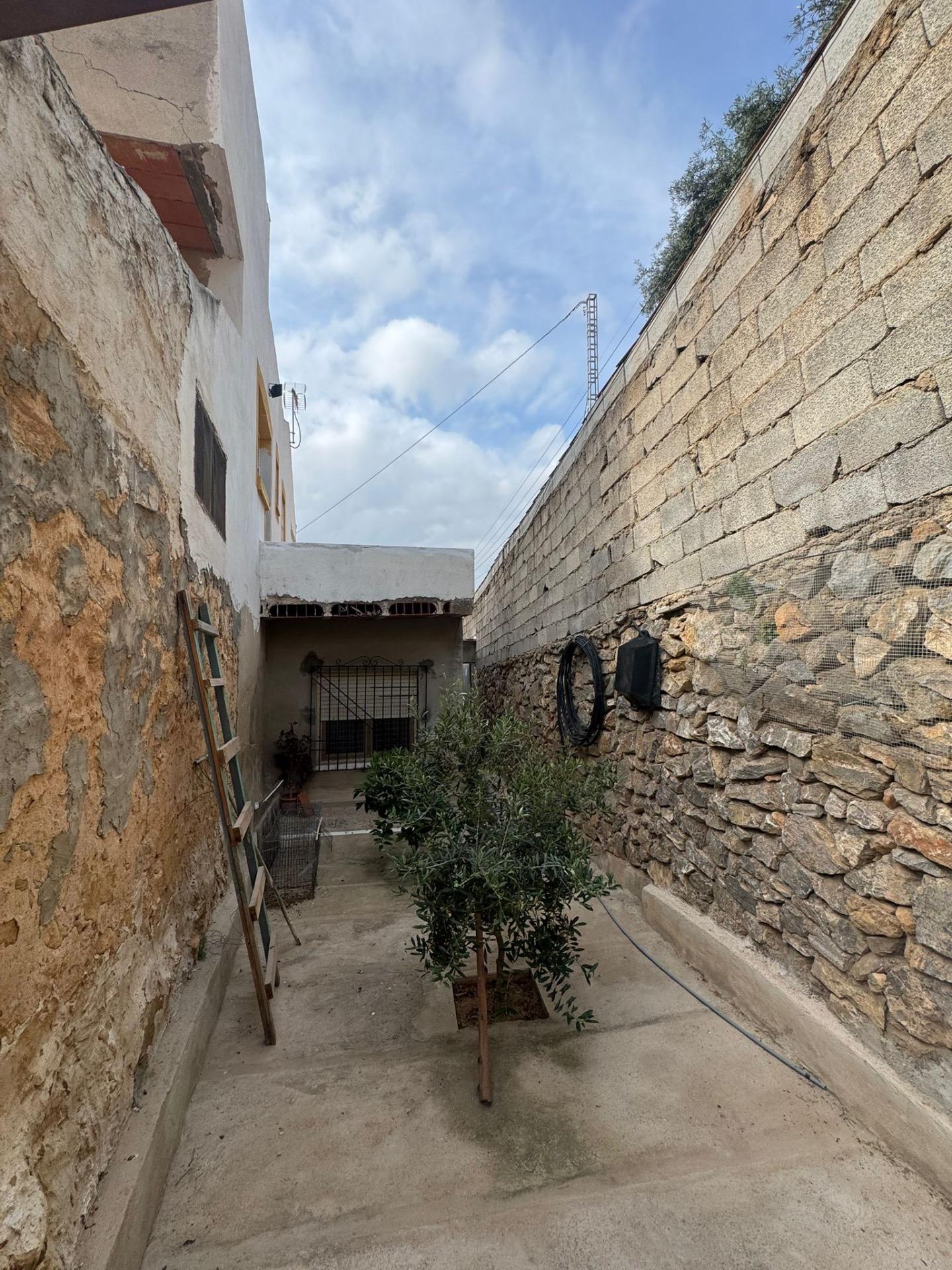 For sale - 8 Bedroom 3 Bathroom Town House in Orihuela - Orihuela Ciudad  - Alicante