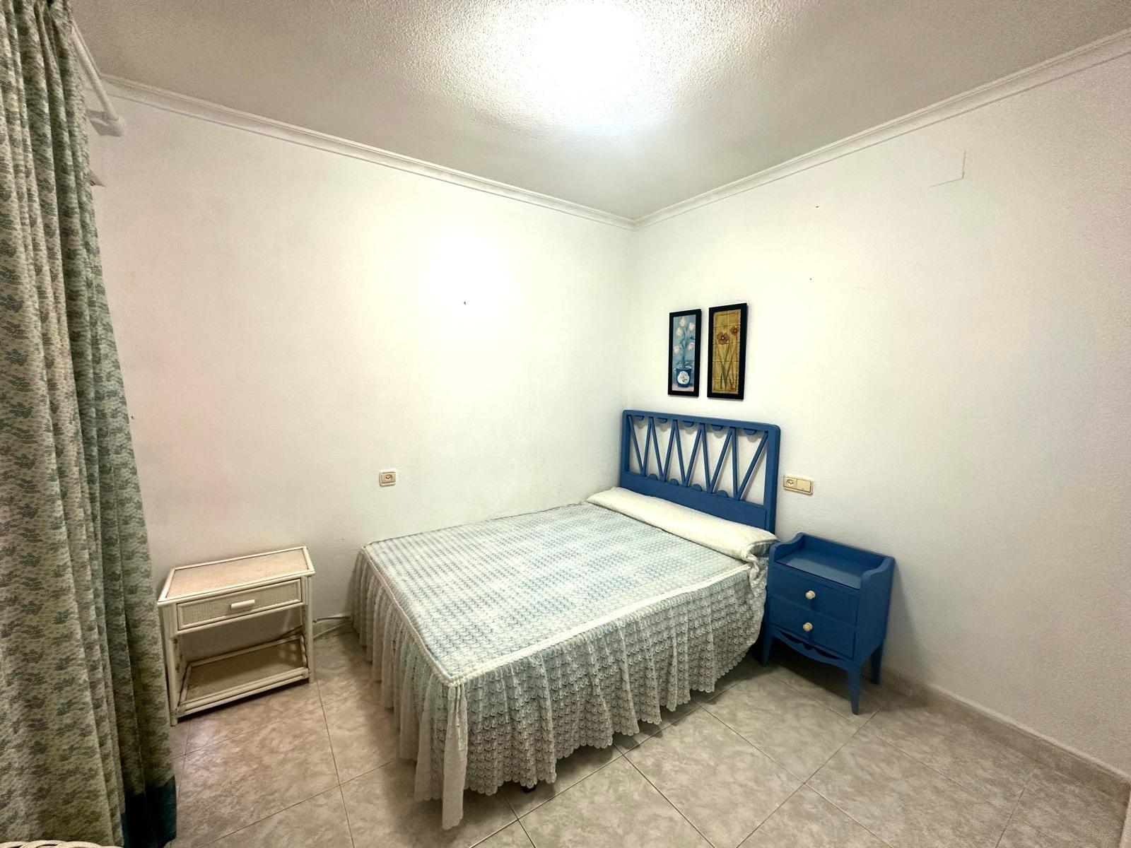 For sale - 3 Bedroom 2 Bathroom Apartment in Torrevieja - Centro  - Alicante