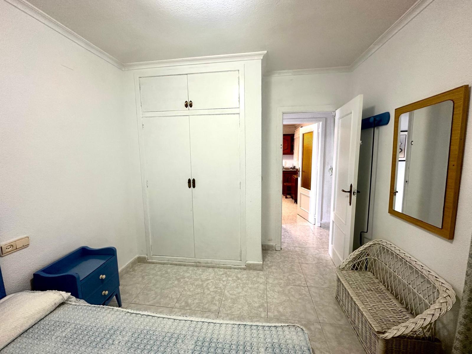 For sale - 3 Bedroom 2 Bathroom Apartment in Torrevieja - Centro  - Alicante