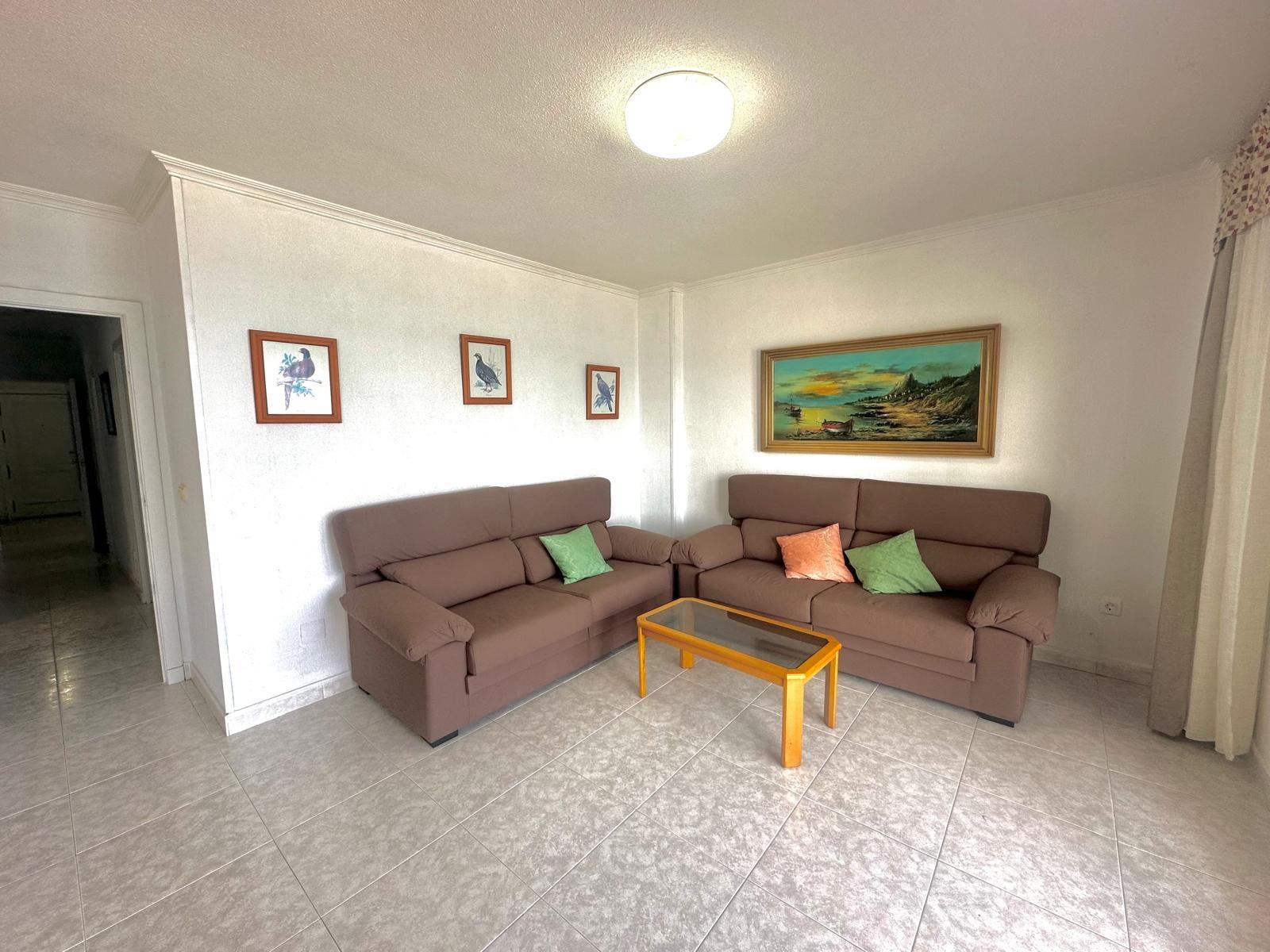 For sale - 3 Bedroom 2 Bathroom Apartment in Torrevieja - Centro  - Alicante