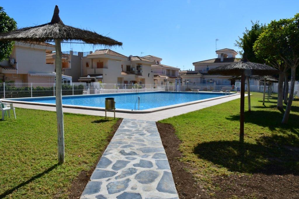 For sale - 2 Bedroom 1 Bathroom Apartment in Orihuela Costa - La Zenia  - Alicante