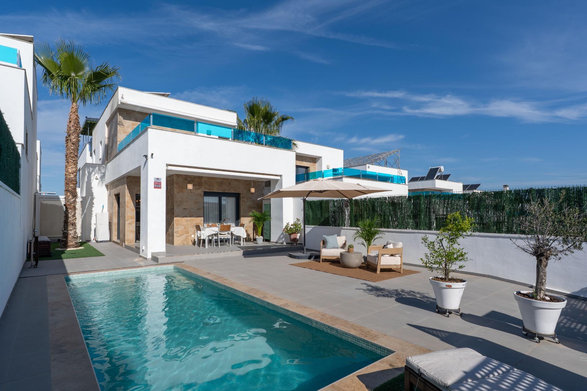 For sale - 3 Bedroom 3 Bathroom Villa in Bigastro - D6  - Alicante