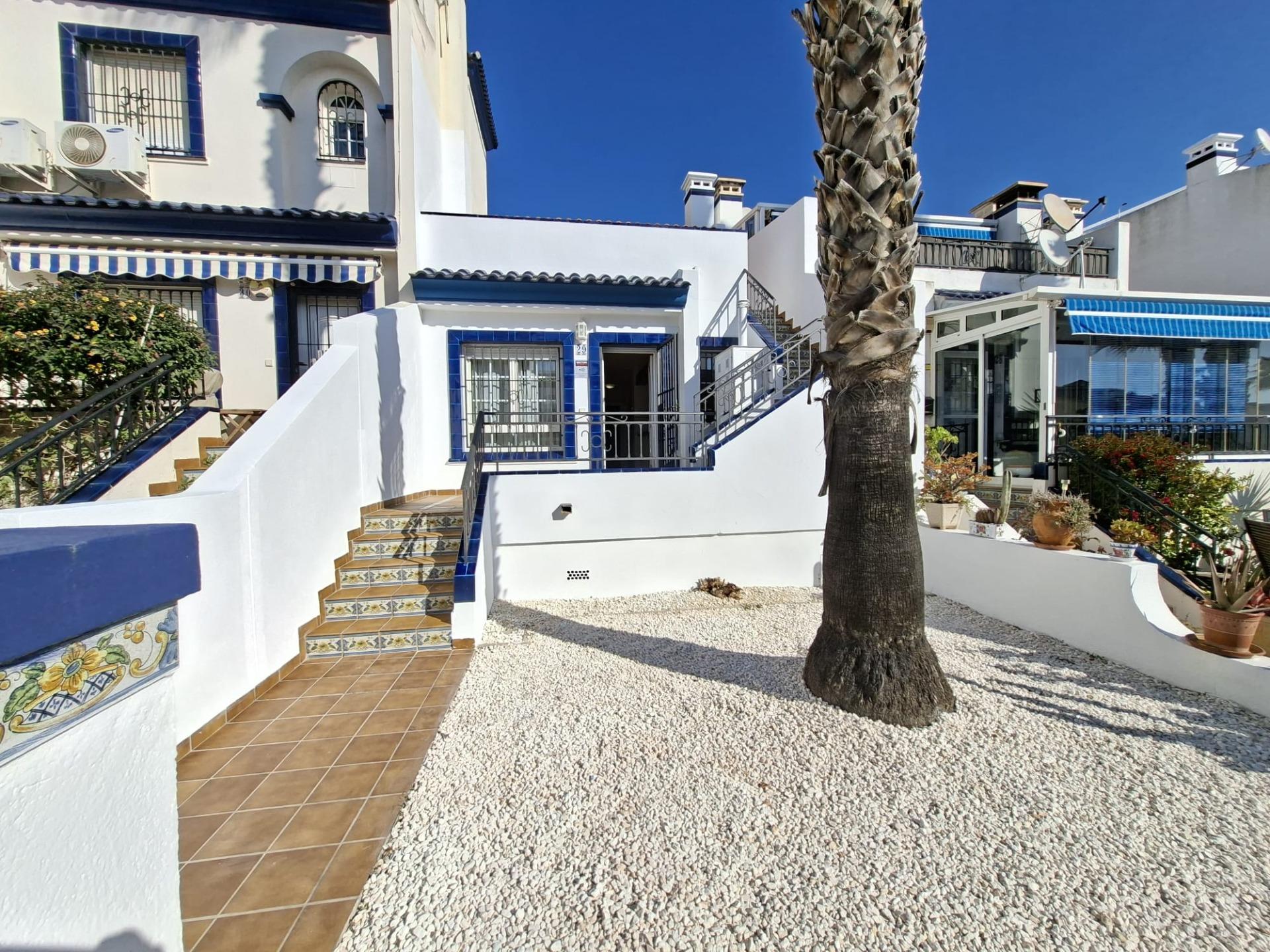 For sale - 2 Bedroom 1 Bathroom Bungalow in Orihuela Costa - Villamartín-las Filipinas  - Alicante