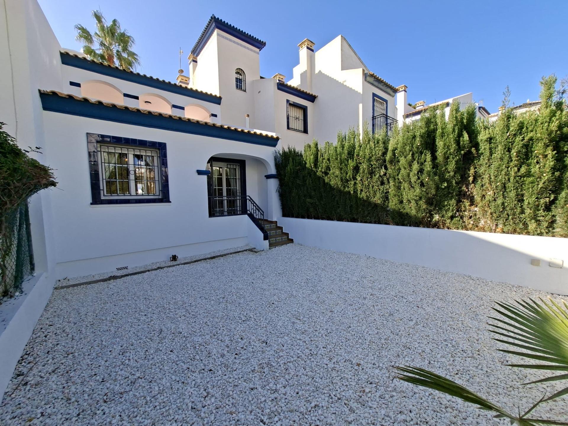 For sale - 2 Bedroom 1 Bathroom Bungalow in Orihuela Costa - Villamartín-las Filipinas  - Alicante