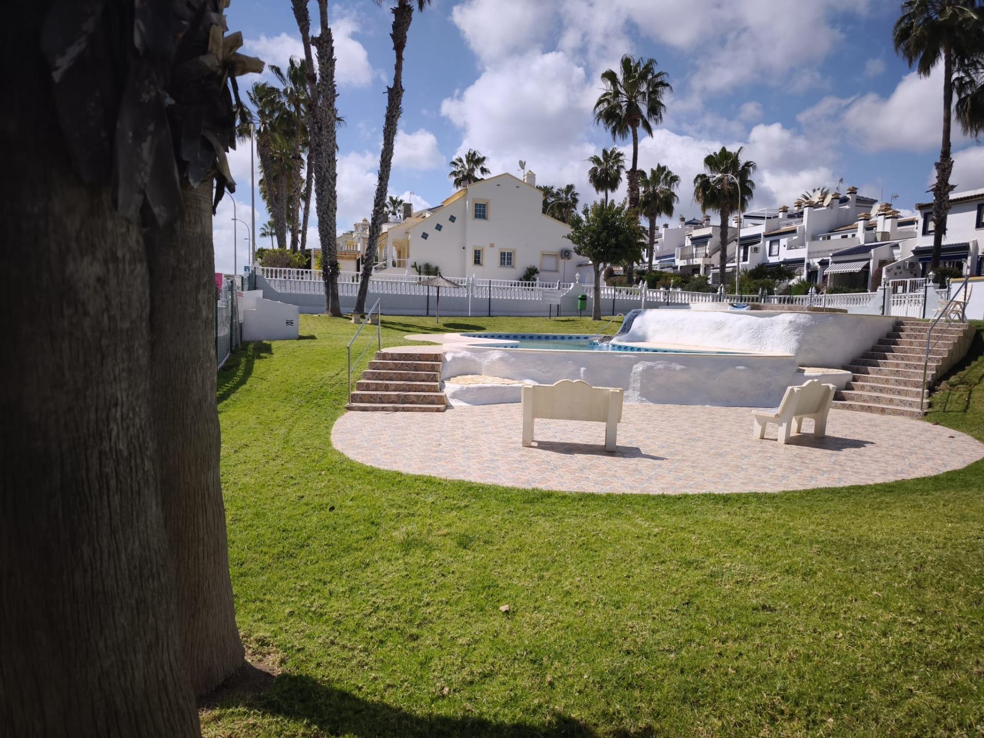 For sale - 2 Bedroom 1 Bathroom Bungalow in Orihuela Costa - Villamartín-las Filipinas  - Alicante