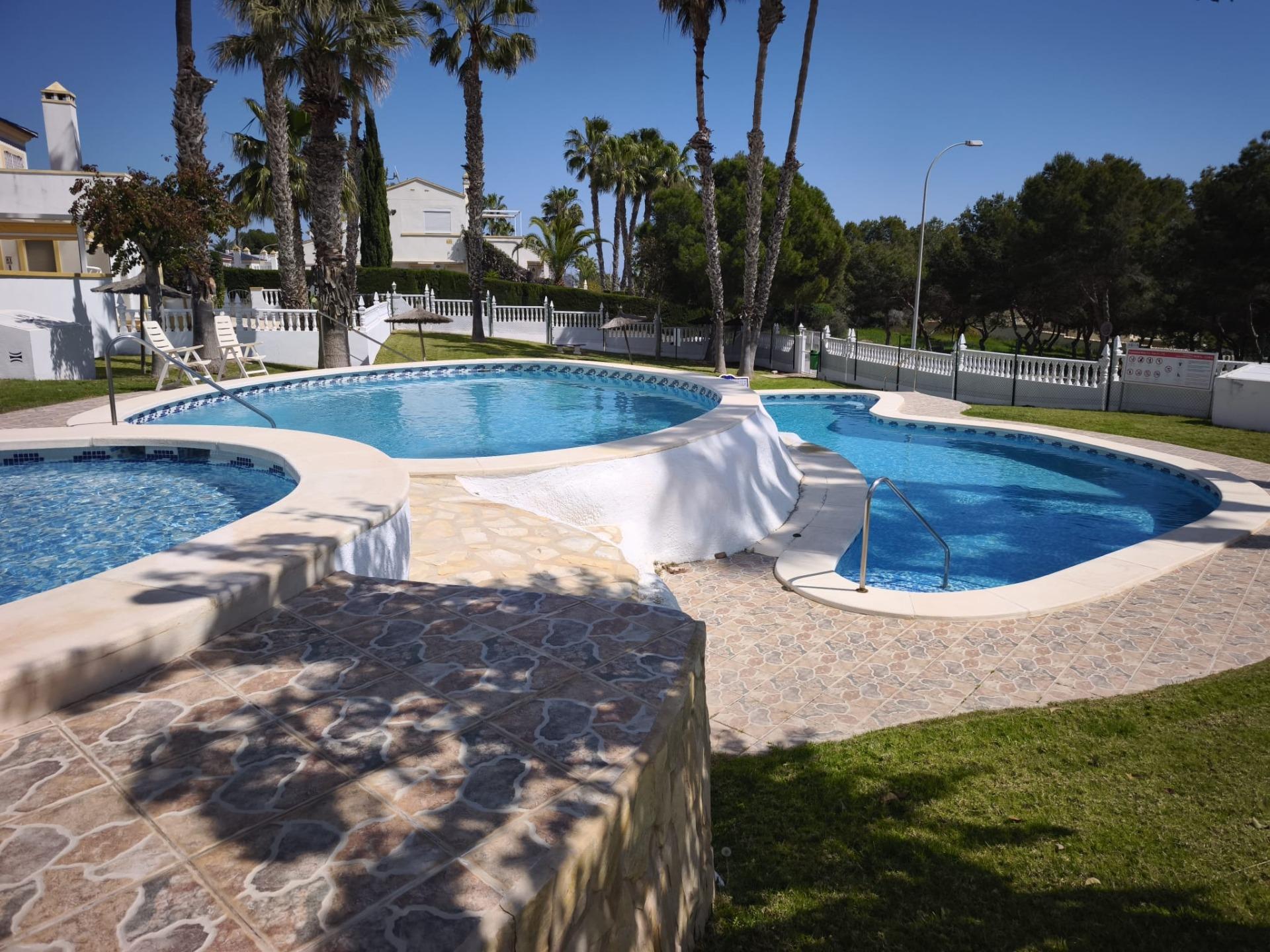 For sale - 2 Bedroom 1 Bathroom Bungalow in Orihuela Costa - Villamartín-las Filipinas  - Alicante