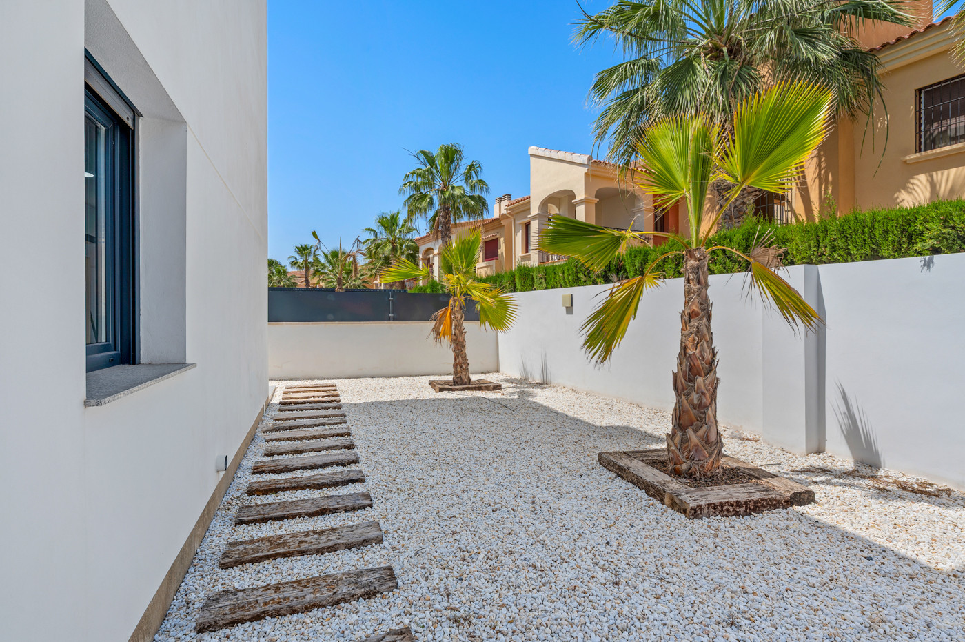 For sale - 3 Bedroom 3 Bathroom Villa in Torrevieja - Costa Blanca  - Alicante