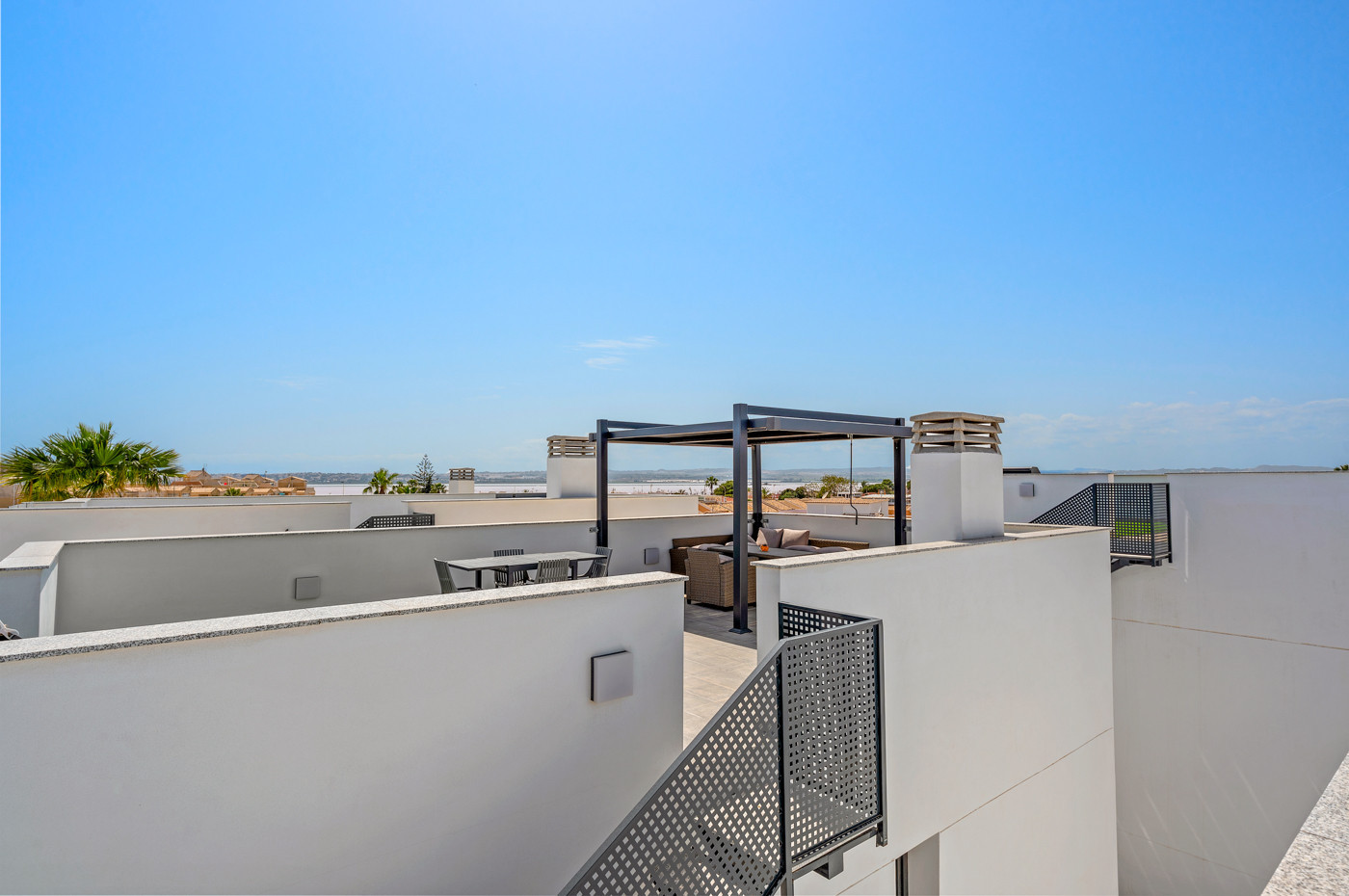 For sale - 3 Bedroom 3 Bathroom Villa in Torrevieja - Costa Blanca  - Alicante