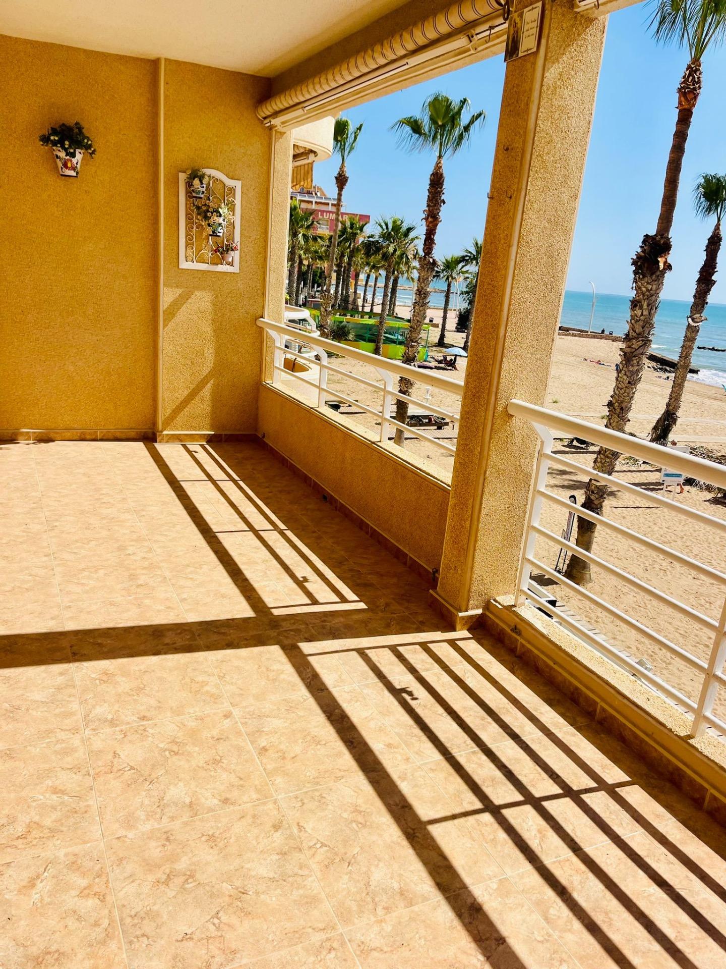 For sale - 3 Bedroom 2 Bathroom Apartment in Torrevieja - La Mata  - Alicante
