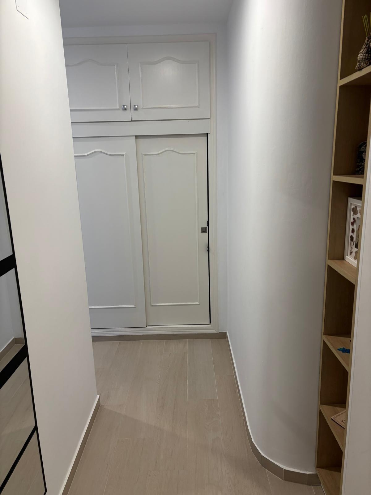For sale - 3 Bedroom 2 Bathroom Apartment in Torrevieja - Centro  - Alicante