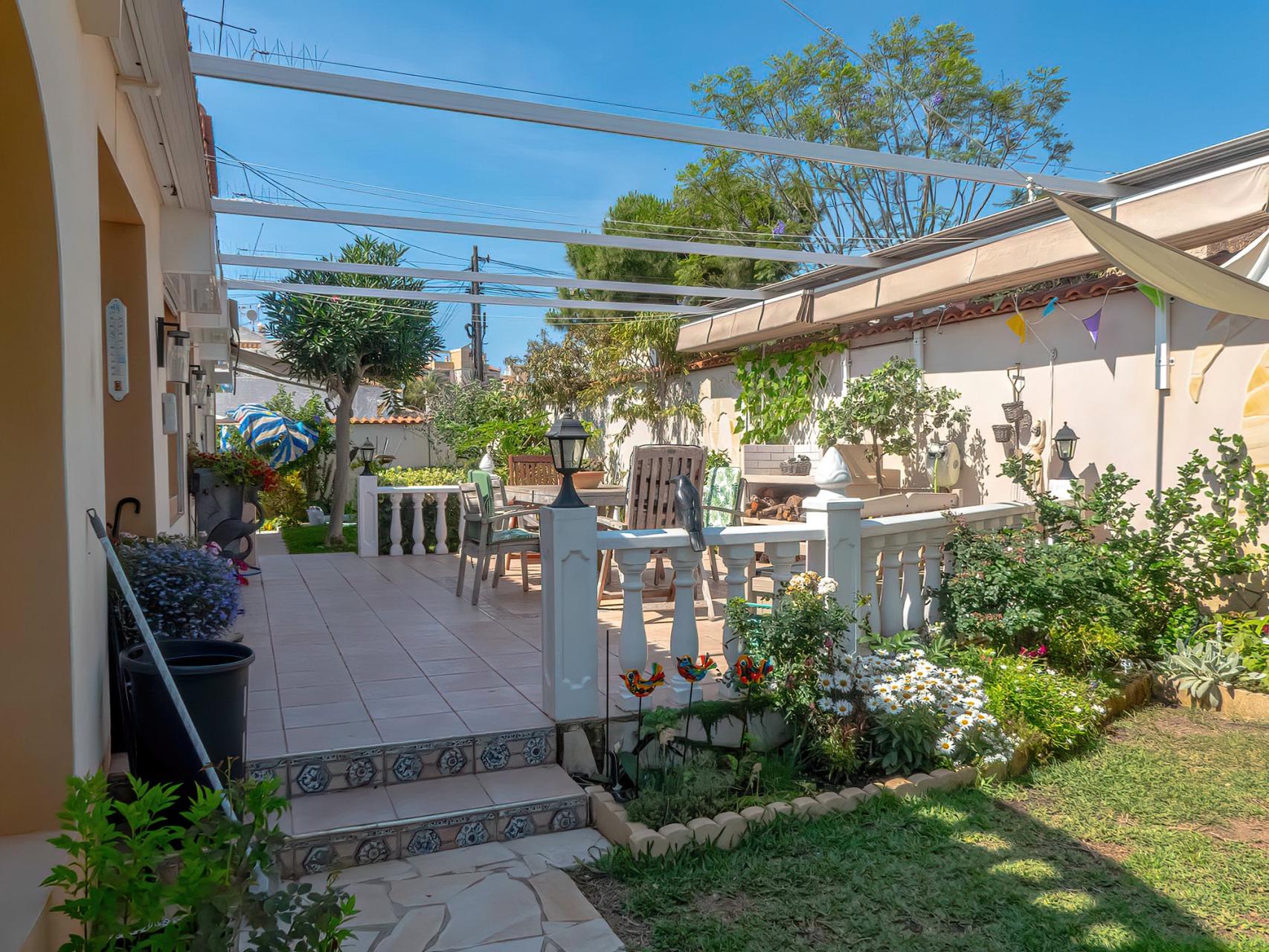 For sale - 3 Bedroom 3 Bathroom Villa in Torrevieja - Costa Blanca  - Alicante