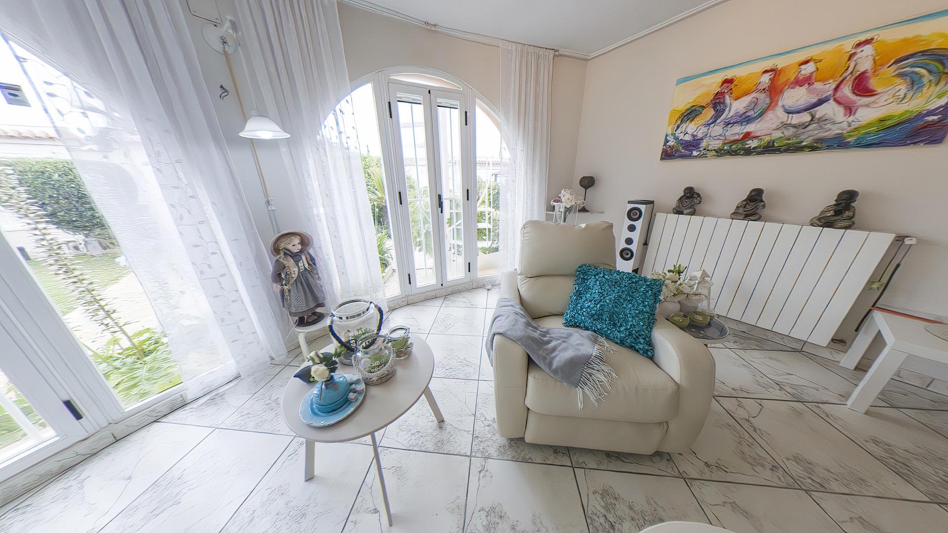 For sale - 3 Bedroom 3 Bathroom Villa in Torrevieja - Costa Blanca  - Alicante