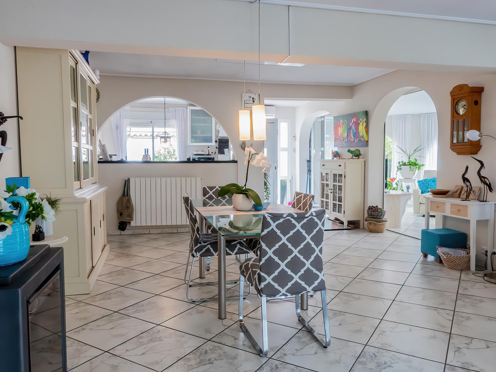 For sale - 3 Bedroom 3 Bathroom Villa in Torrevieja - Costa Blanca  - Alicante