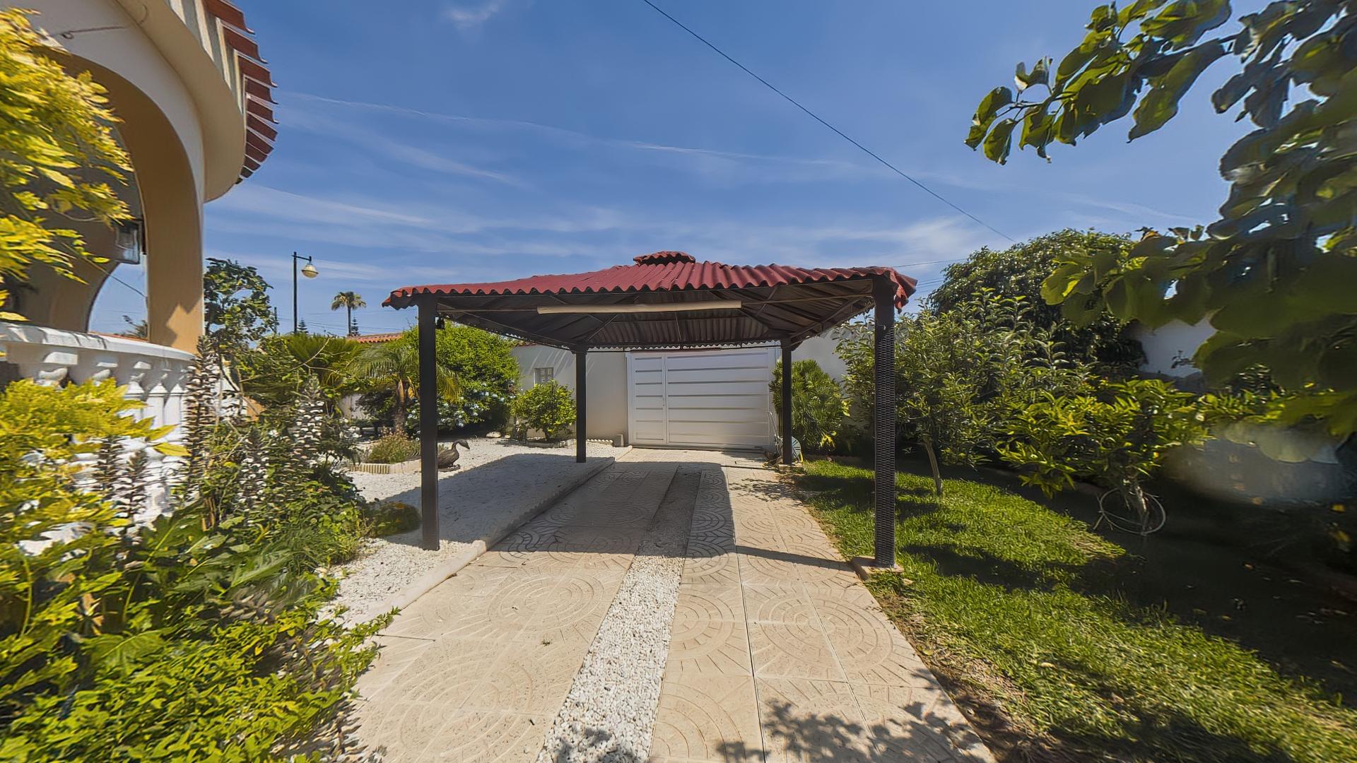 For sale - 3 Bedroom 3 Bathroom Villa in Torrevieja - Costa Blanca  - Alicante
