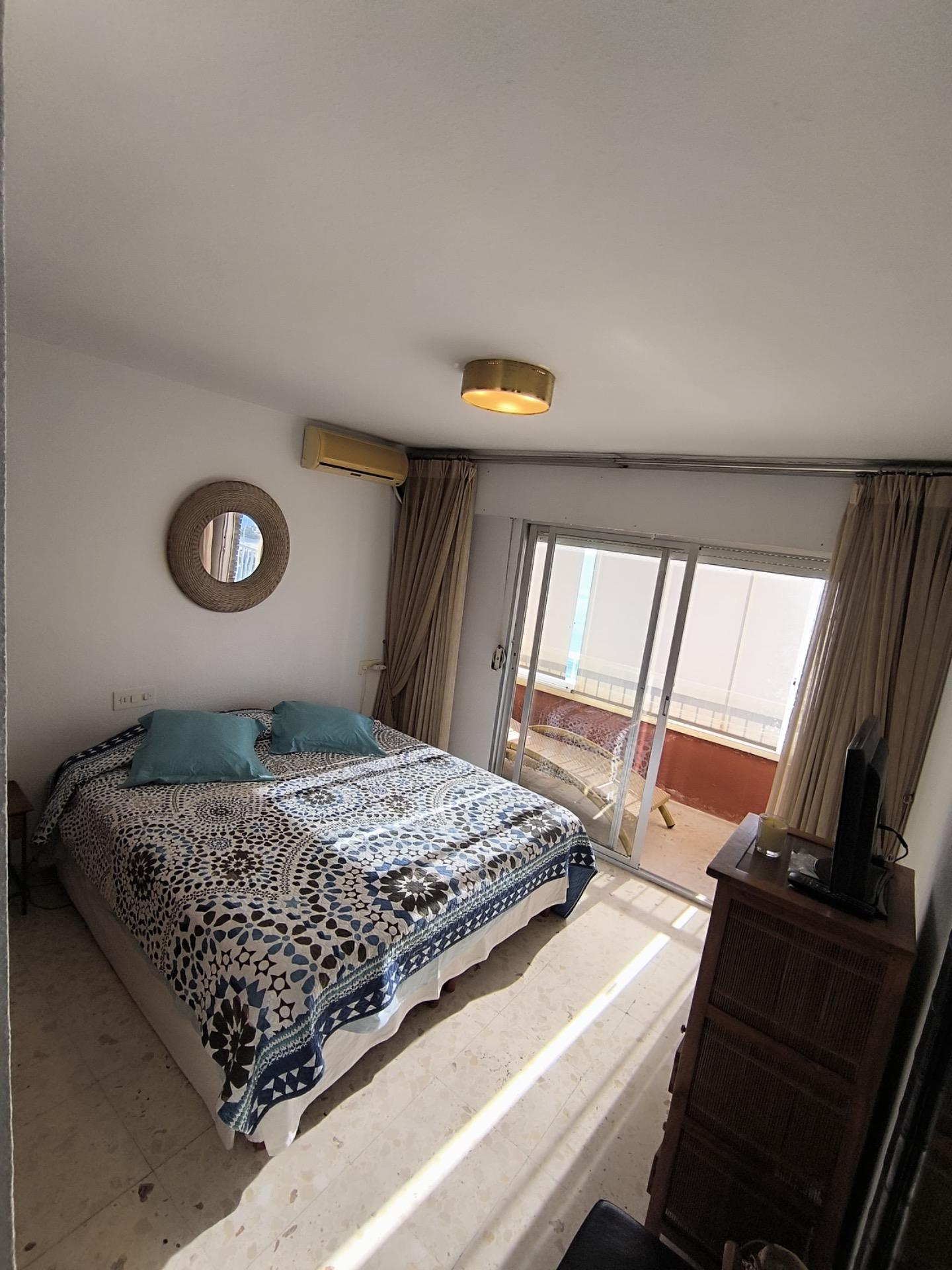 For sale - 3 Bedroom 2 Bathroom Apartment in Torrevieja - Las Piscinas Naturales  - Alicante