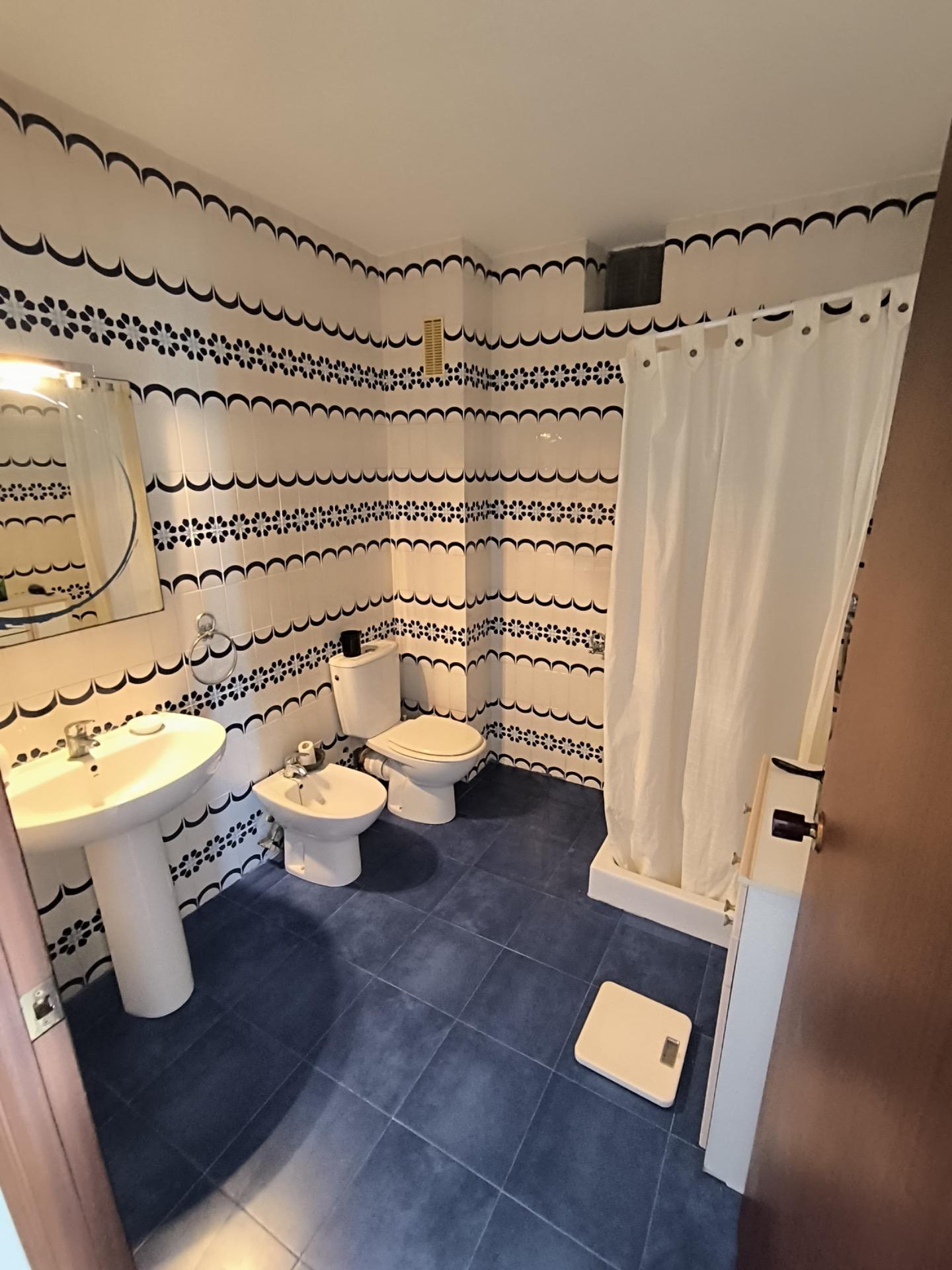 For sale - 3 Bedroom 2 Bathroom Apartment in Torrevieja - Las Piscinas Naturales  - Alicante